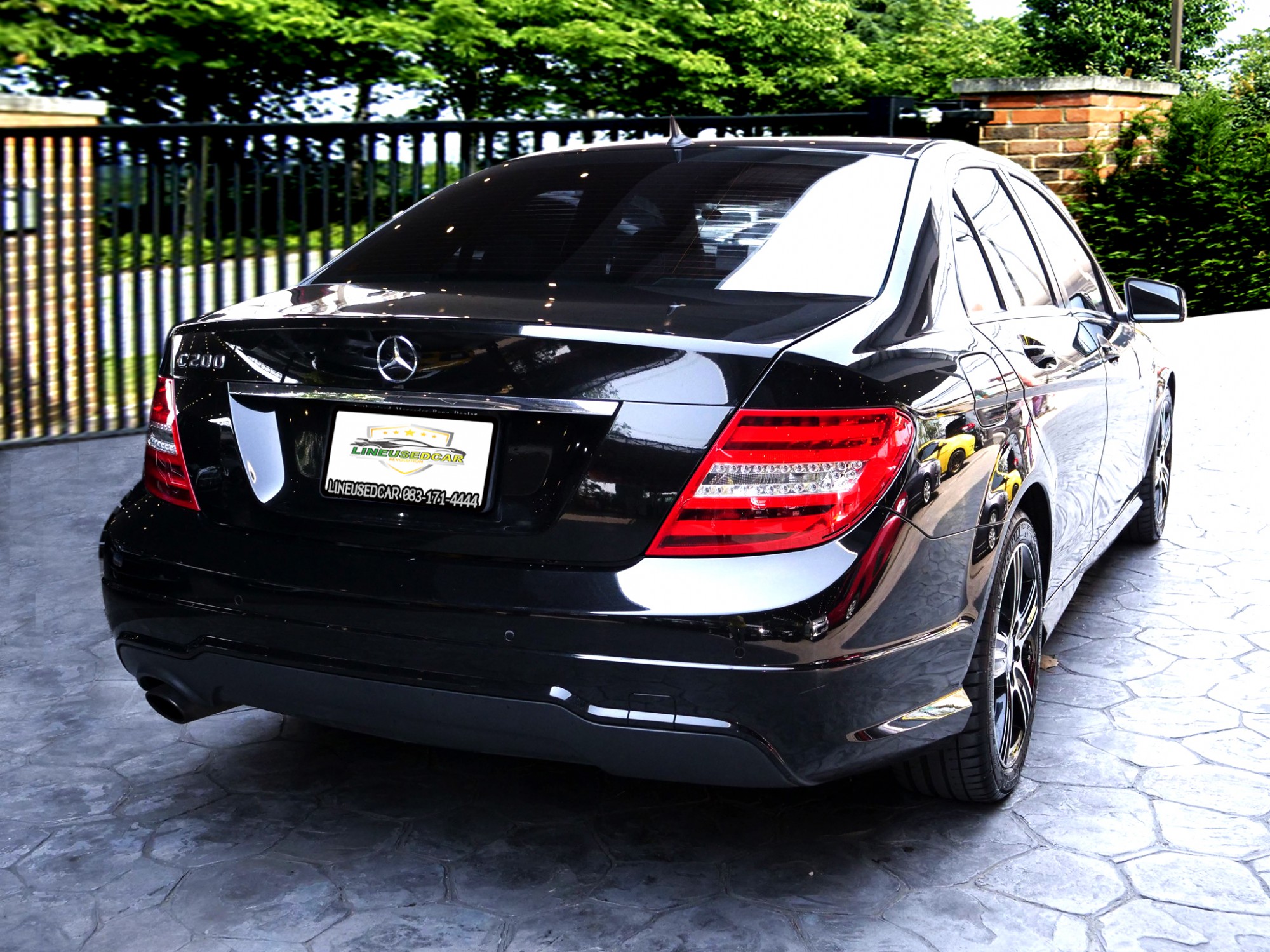 BENZ C200 CGi 2014 Edition C เป็นรุ่นล่าสุดของ W204 ก่อนเปลี่ยนโฉม รถออกศูนย์ BENZ