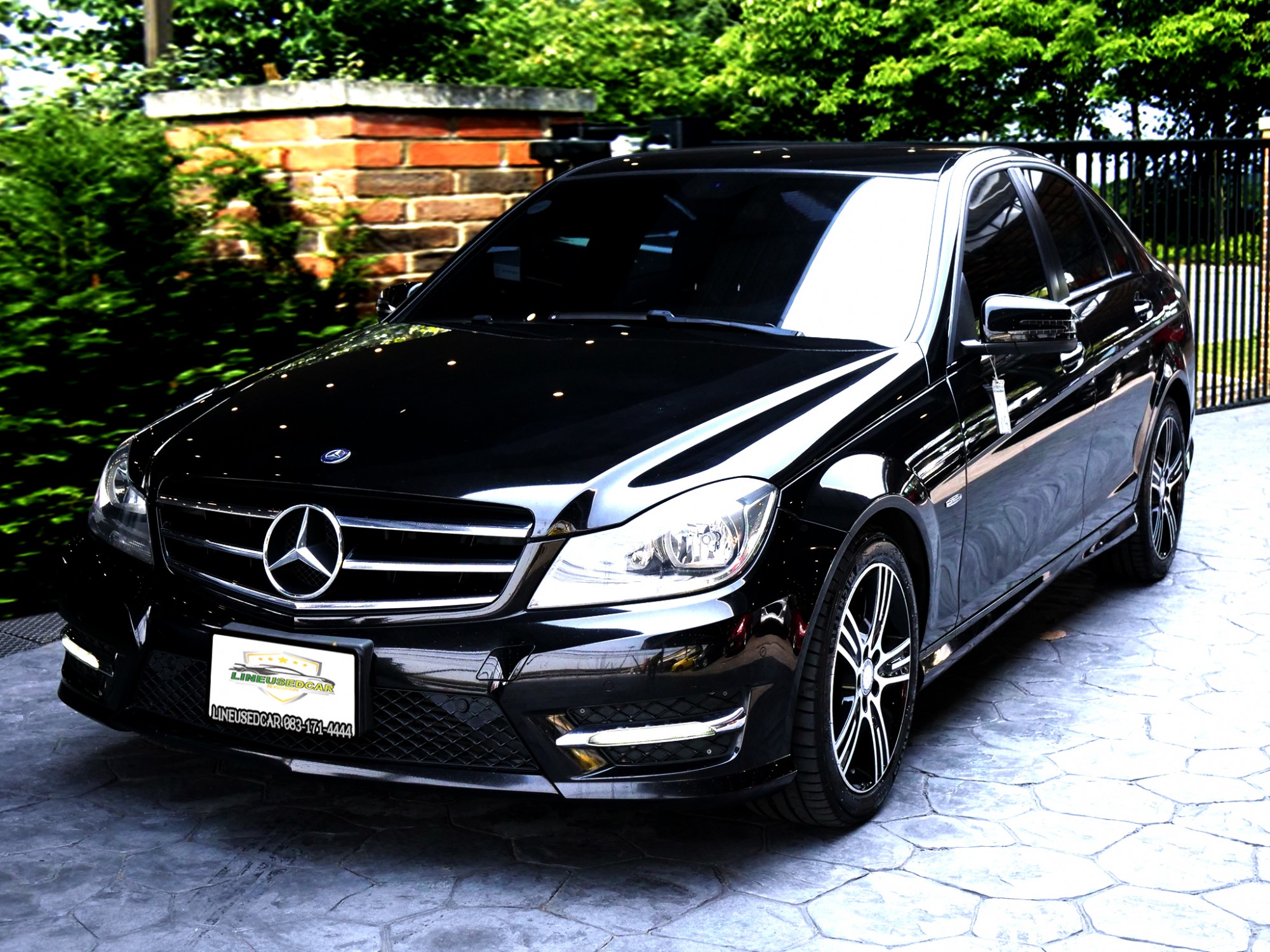 BENZ C200 CGi 2014 Edition C เป็นรุ่นล่าสุดของ W204 ก่อนเปลี่ยนโฉม รถออกศูนย์ BENZ