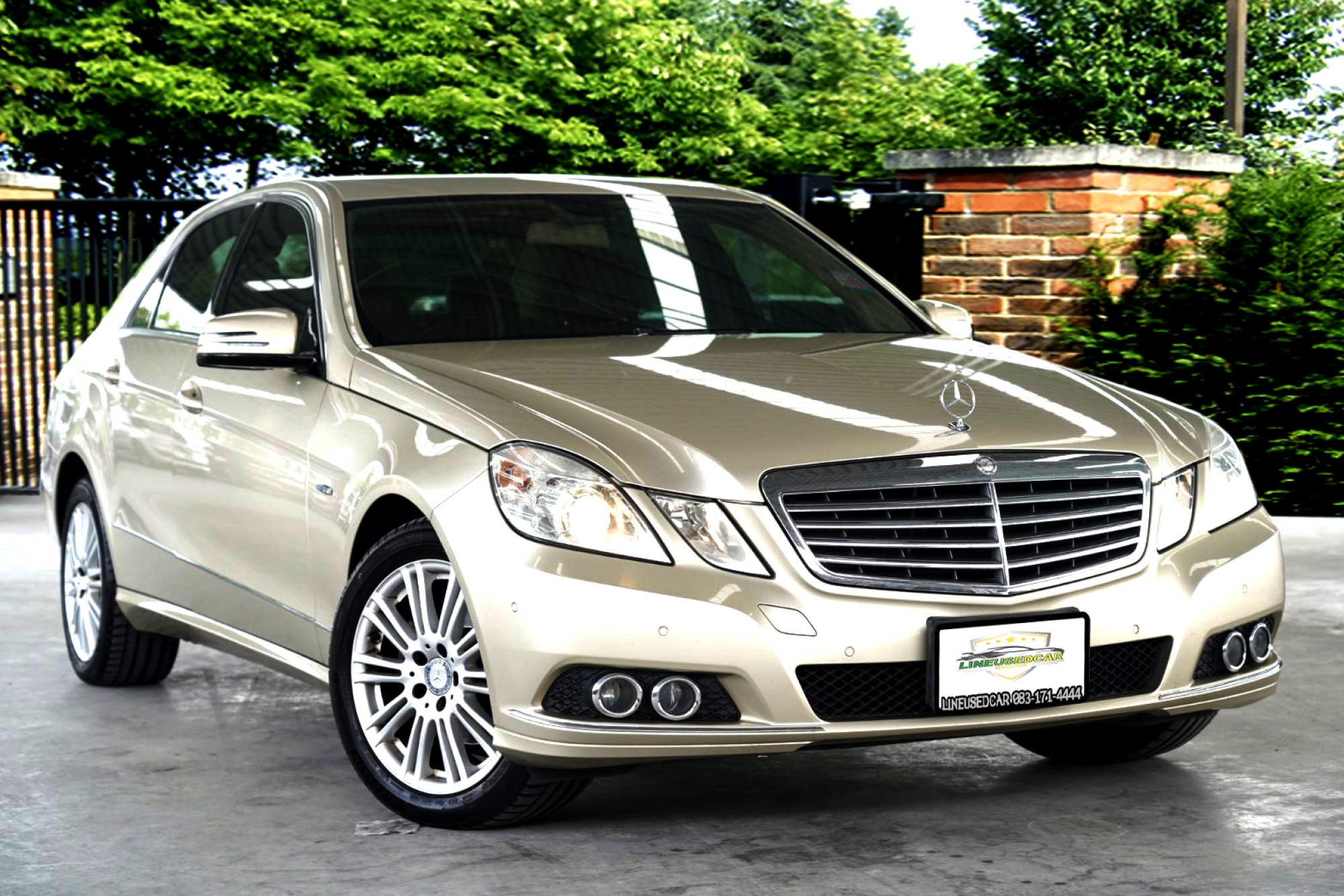2010 BENZ E200 CGi Elegance มือเดียว มาในราคาเบาๆ ที่ใครๆก็เป็นเจ้าของได้ ไมล์น้อยมาก (รูปที่ 2)