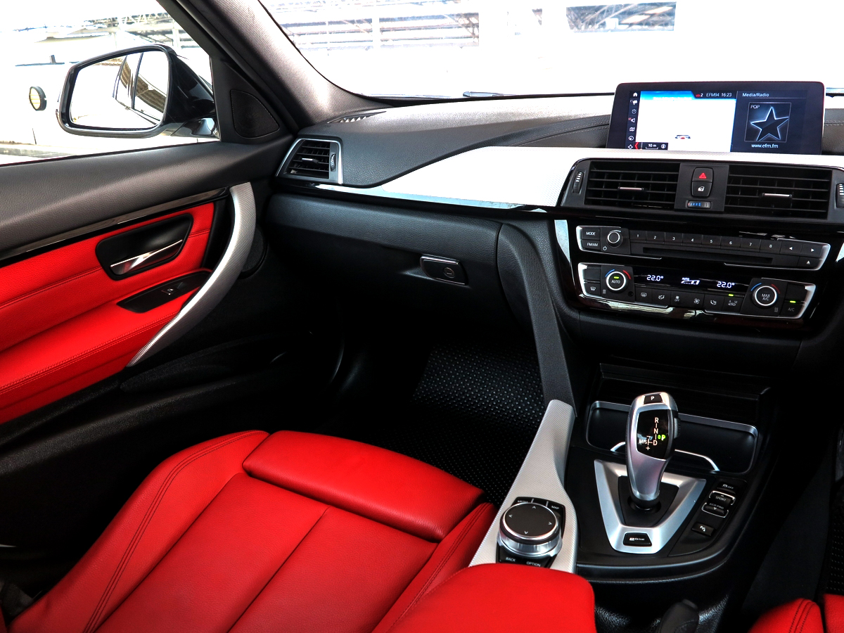 2018 BMW 330e M Sport Plug-In Hybrid รถเจ้าของมือเดียว รถศูนย์ BMW THAILAND Bsi ถึง 03/2023 หรือ 100,000 Km. (รูปที่ 10)