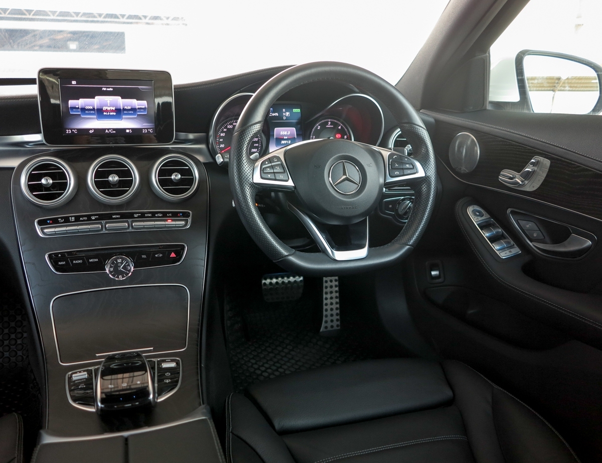 2016 MERCEDES BENZ C300 BLUETEC HYBRID AMG DYNAMIC เจ้าของมือเดียว รถศูนย์ Benz Thailand เลขไมล์น้อยมากๆ (รูปที่ 11)