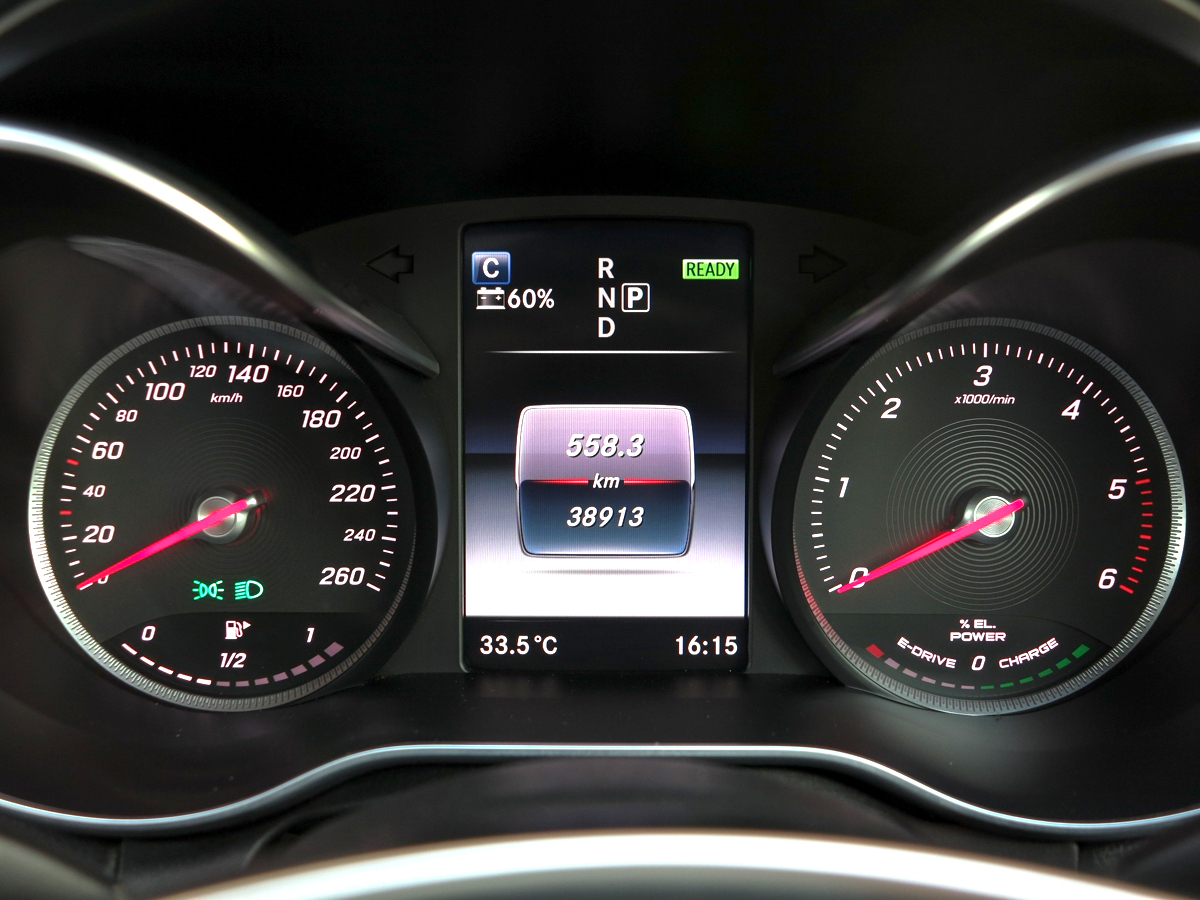 2016 MERCEDES BENZ C300 BLUETEC HYBRID AMG DYNAMIC เจ้าของมือเดียว รถศูนย์ Benz Thailand เลขไมล์น้อยมากๆ (รูปที่ 15)