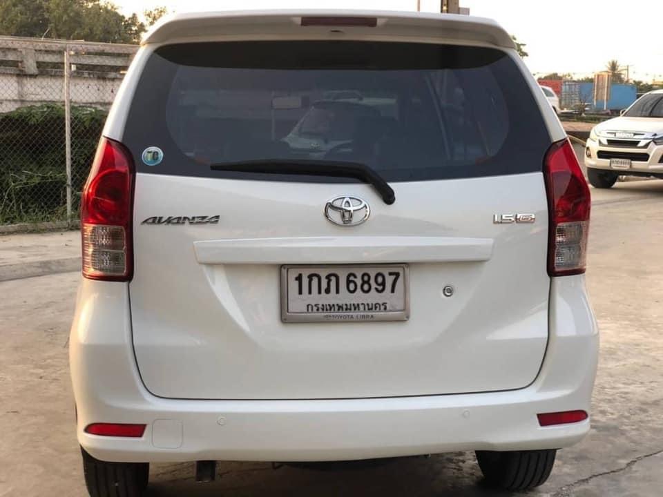 2013 TOYOTA AVANZA 1.5 G สีขาว เกียร์ออโต้ (รูปที่ 2)