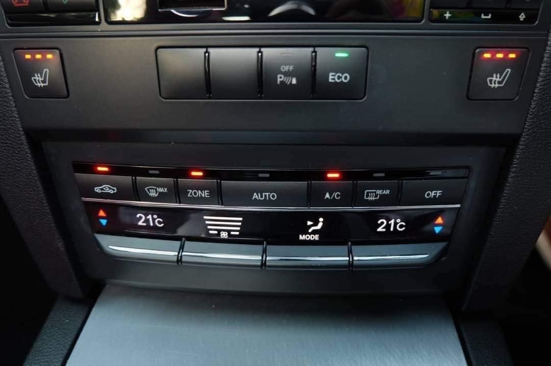 ◽Mercedes-BENZ E200 COUPE AMG ปี2011 FULLCARBON (รูปที่ 14)
