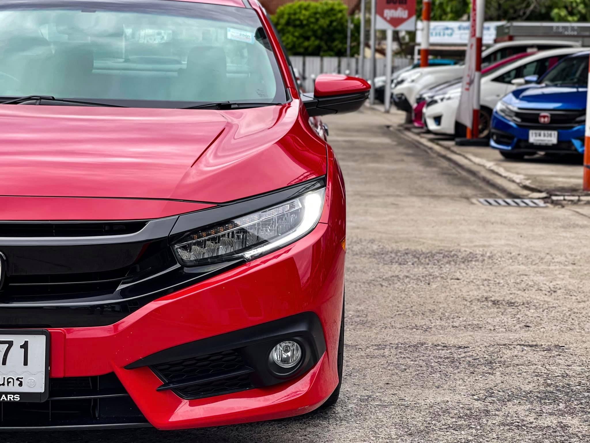 HONDA CIVIC FC 1.8 EL ปี 2018 คันนี้ของครบ ? (รูปที่ 3)