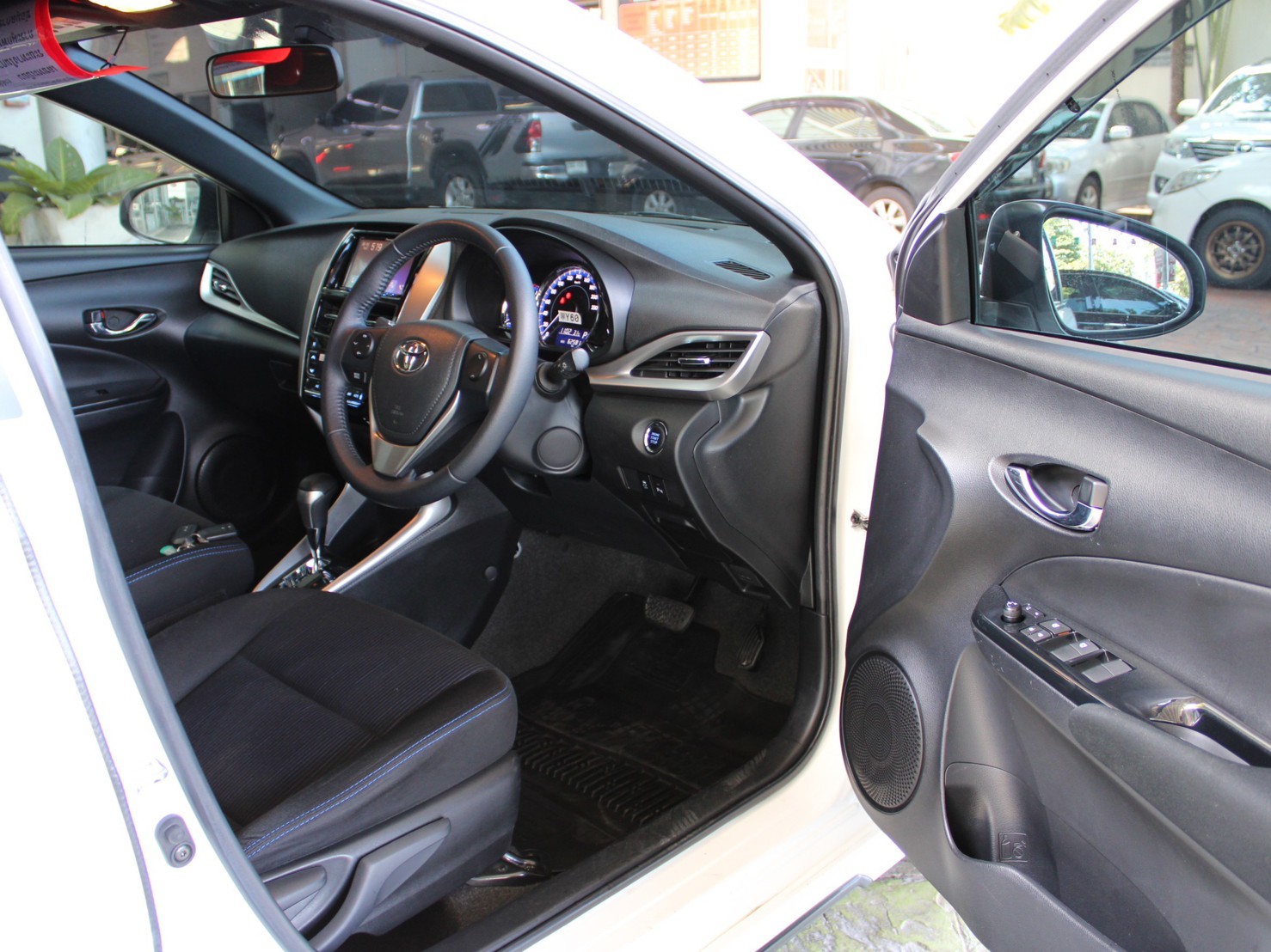 Toyota Yaris 1.2 G 2018 เกียร์ Auto (รูปที่ 7)