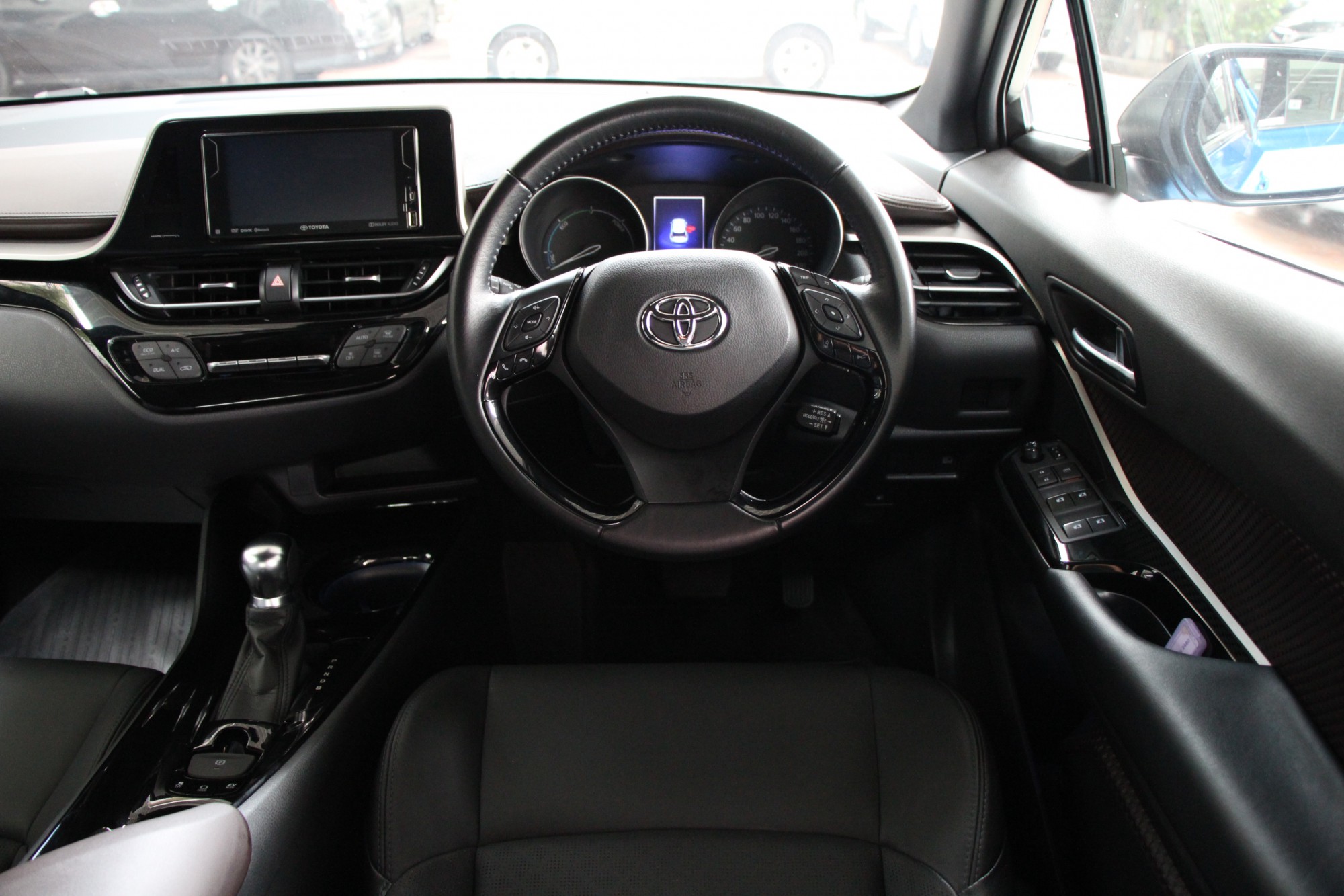 Toyota C-HR HV HI A/T ปี2018 (รูปที่ 9)