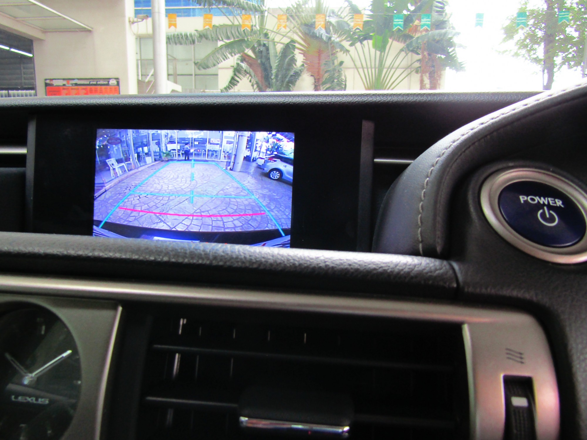 LEXUS IS300h 2.5 HV A/T 2015 (รูปที่ 14)