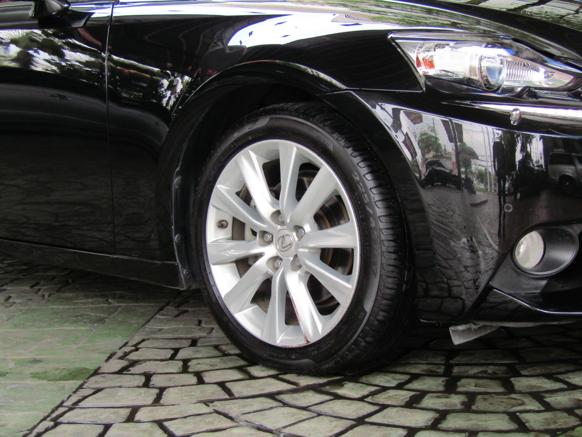 LEXUS IS300h 2.5 HV A/T 2015 (รูปที่ 5)