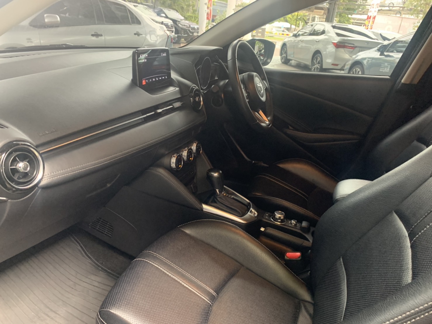 MAZDA2 1.3 HIGH PLUS A/T ปี2018 (รูปที่ 8)