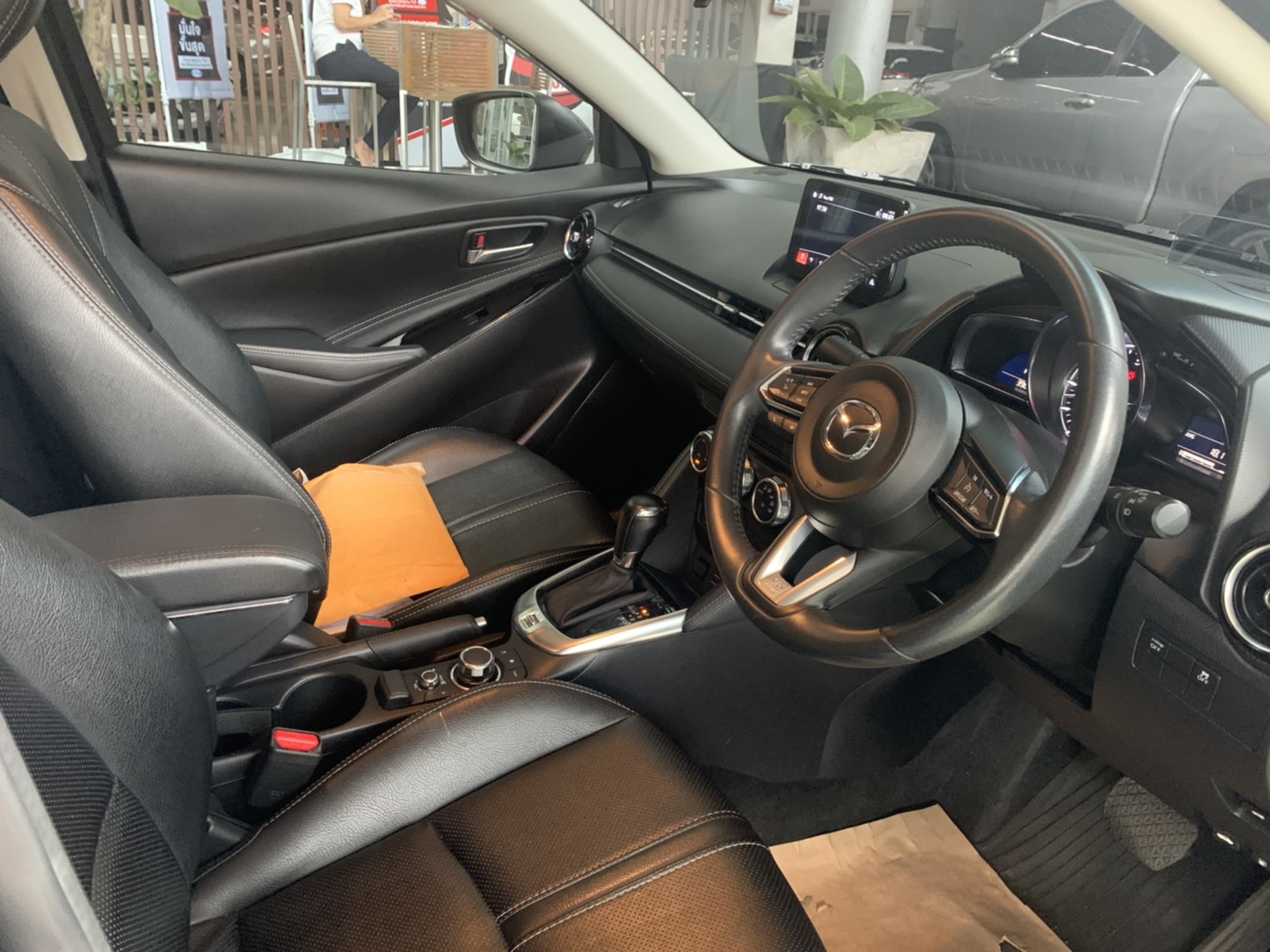 MAZDA2 1.3 HIGH PLUS A/T ปี2018 (รูปที่ 11)