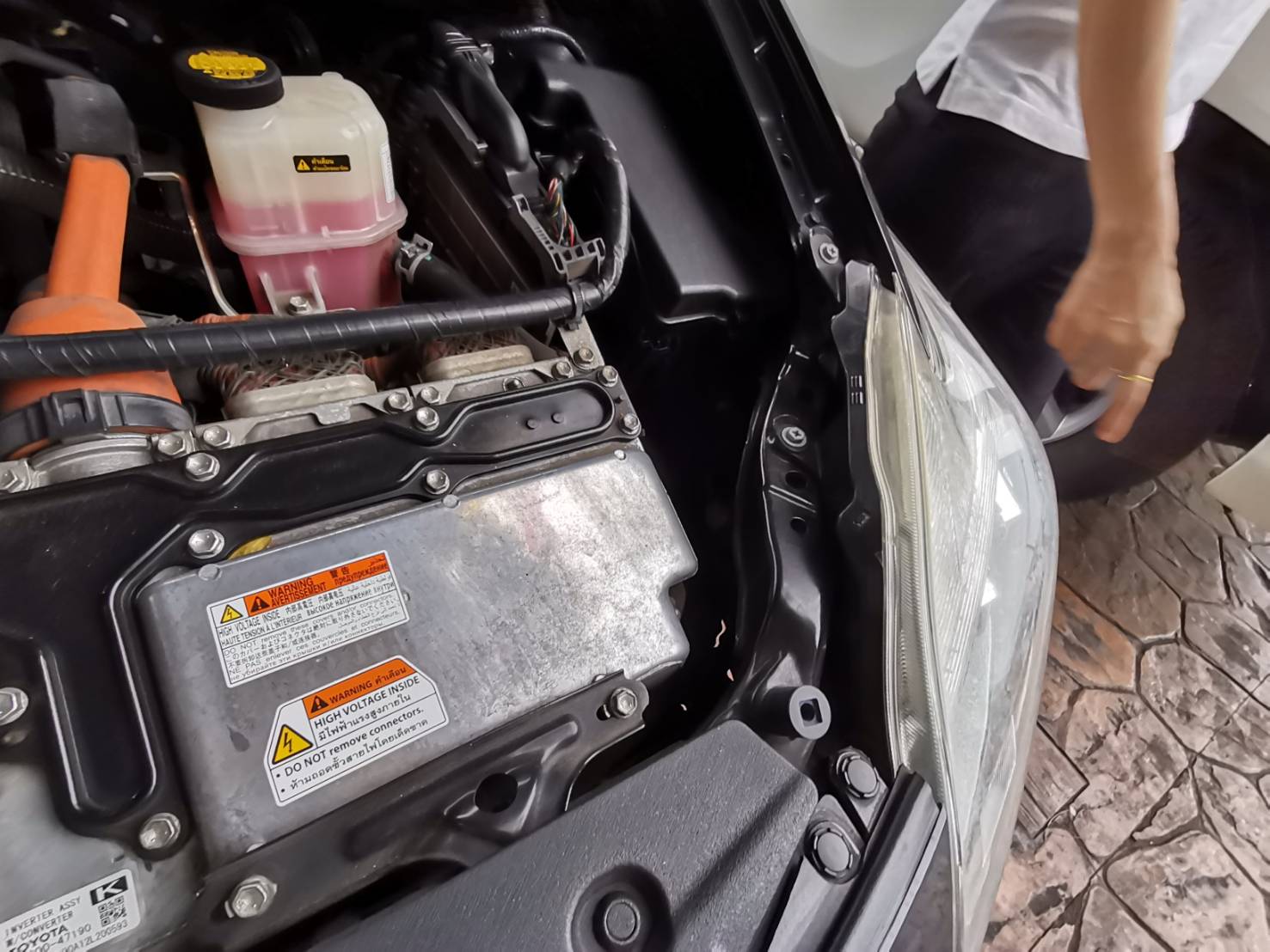 TOYOTA PRIUS 1.8 TOP GRADE A/T ปี2013 (รูปที่ 8)