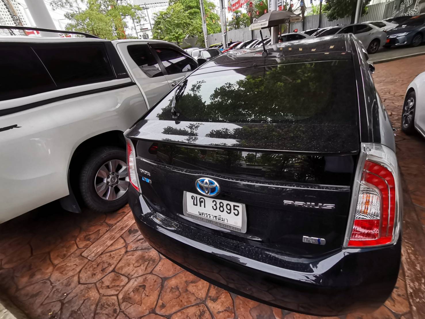 TOYOTA PRIUS 1.8 TOP GRADE A/T ปี2013 (รูปที่ 2)