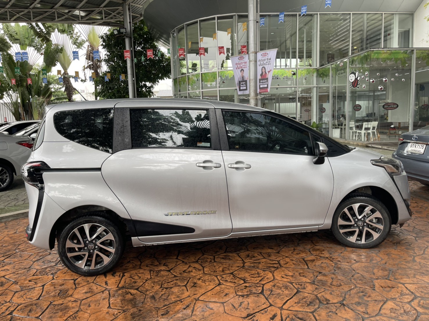 TOYOTA SIENTA 1.5 V ปี2019 (รูปที่ 3)