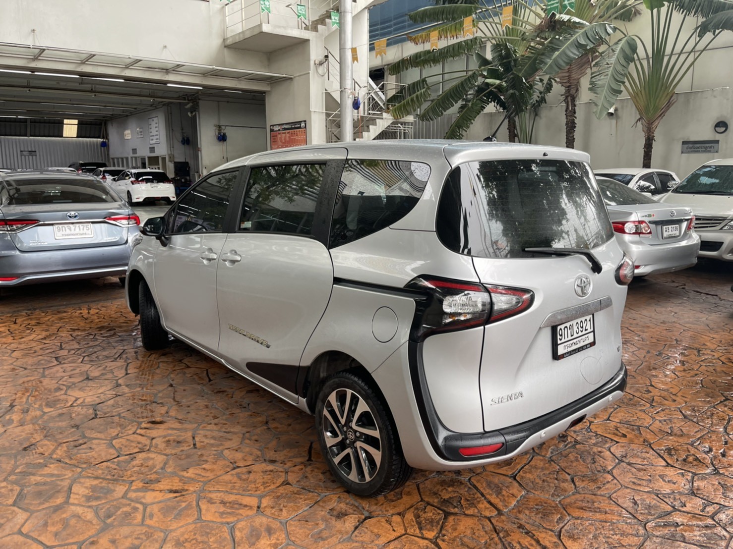 TOYOTA SIENTA 1.5 V ปี2019 (รูปที่ 6)