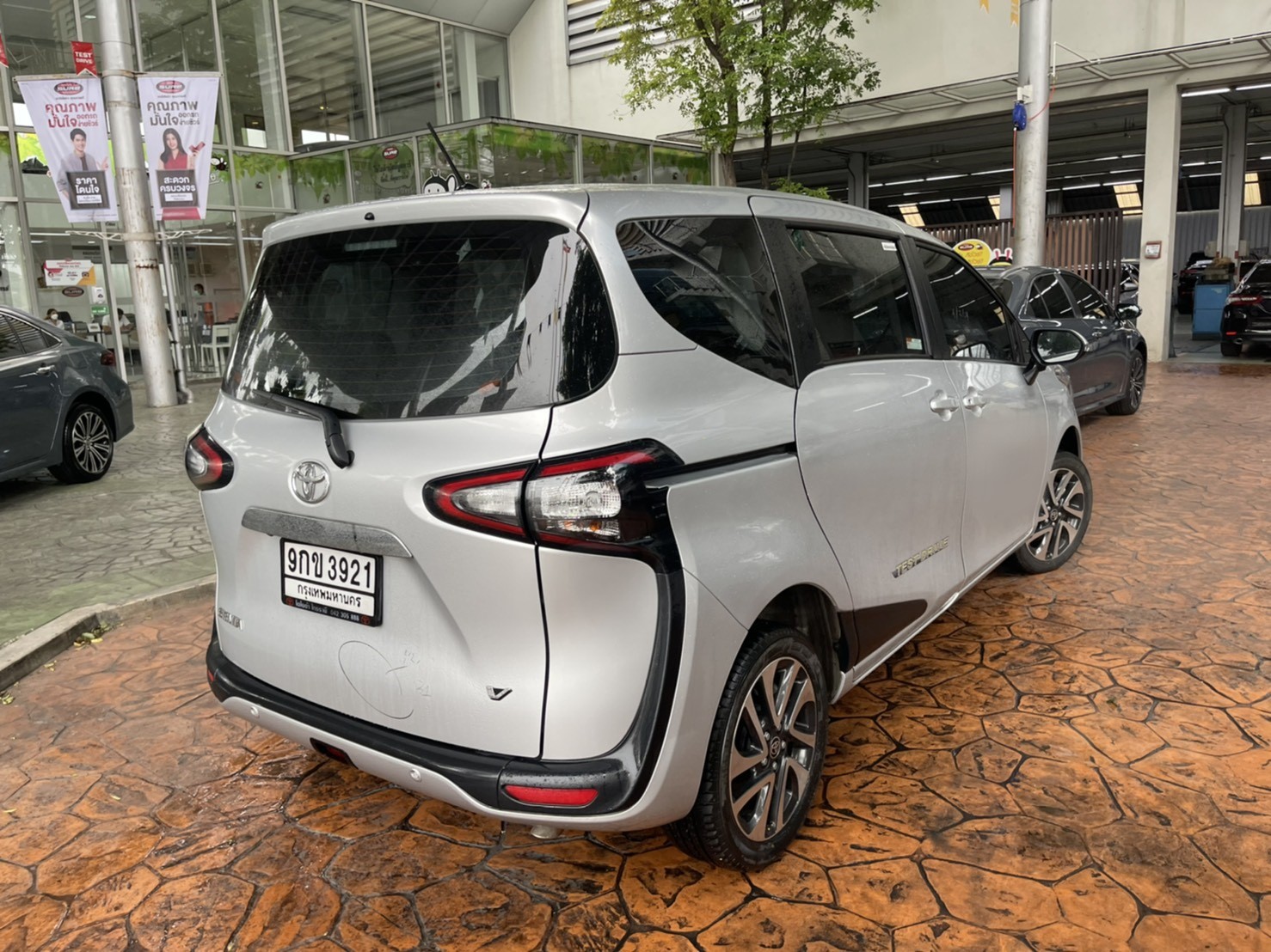 TOYOTA SIENTA 1.5 V ปี2019 (รูปที่ 4)