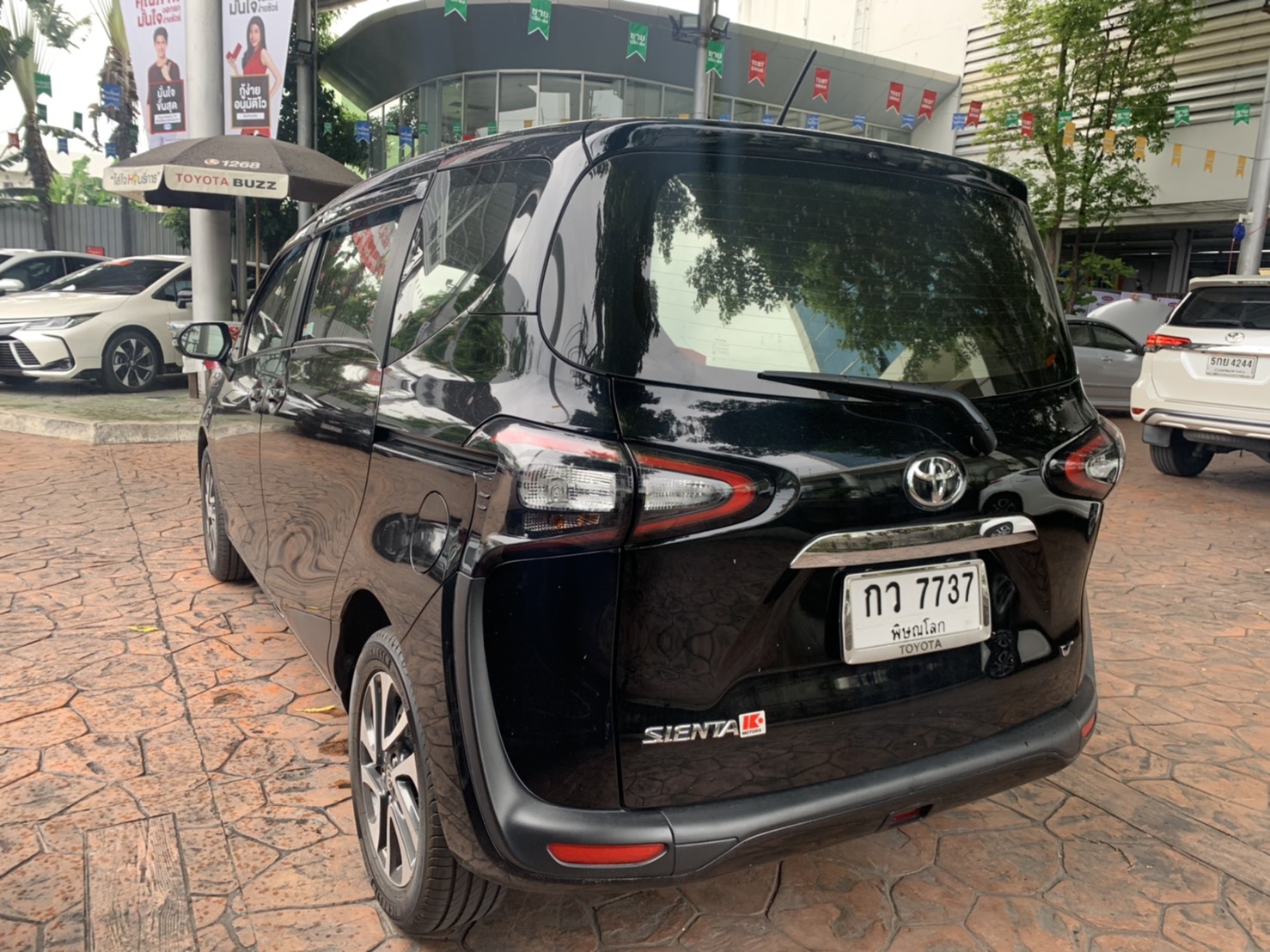 TOYOTA SIENTA 1.5 V A/T ปี2018 (รูปที่ 5)