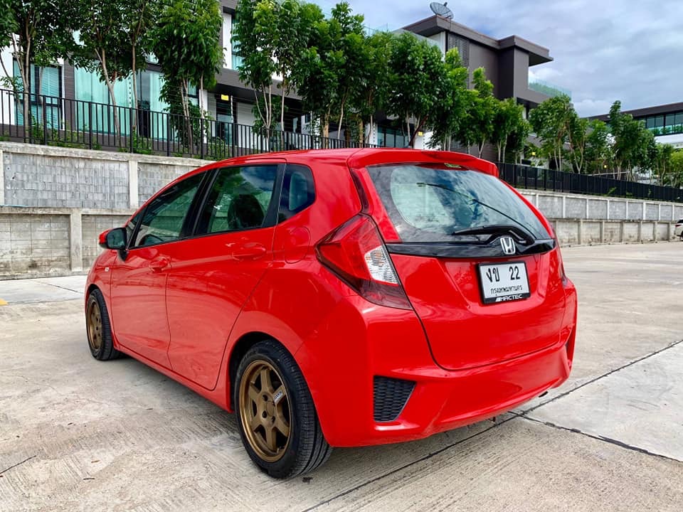 Honda Jazz GK ปี 2015 สีแดง (รูปที่ 5)