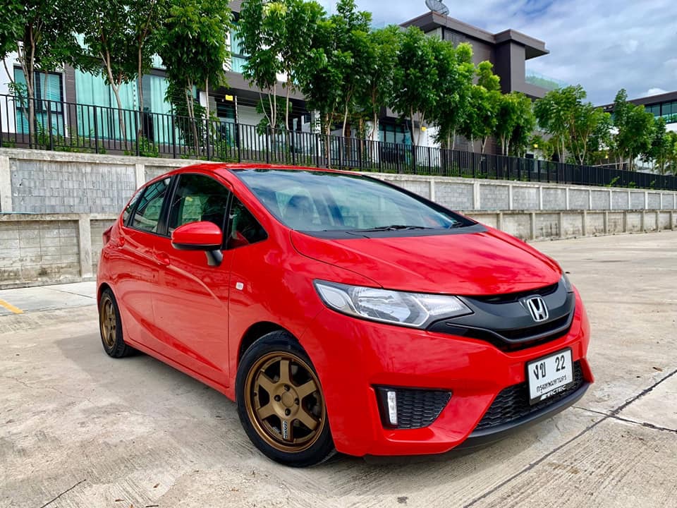 Honda Jazz GK ปี 2015 สีแดง (รูปที่ 3)