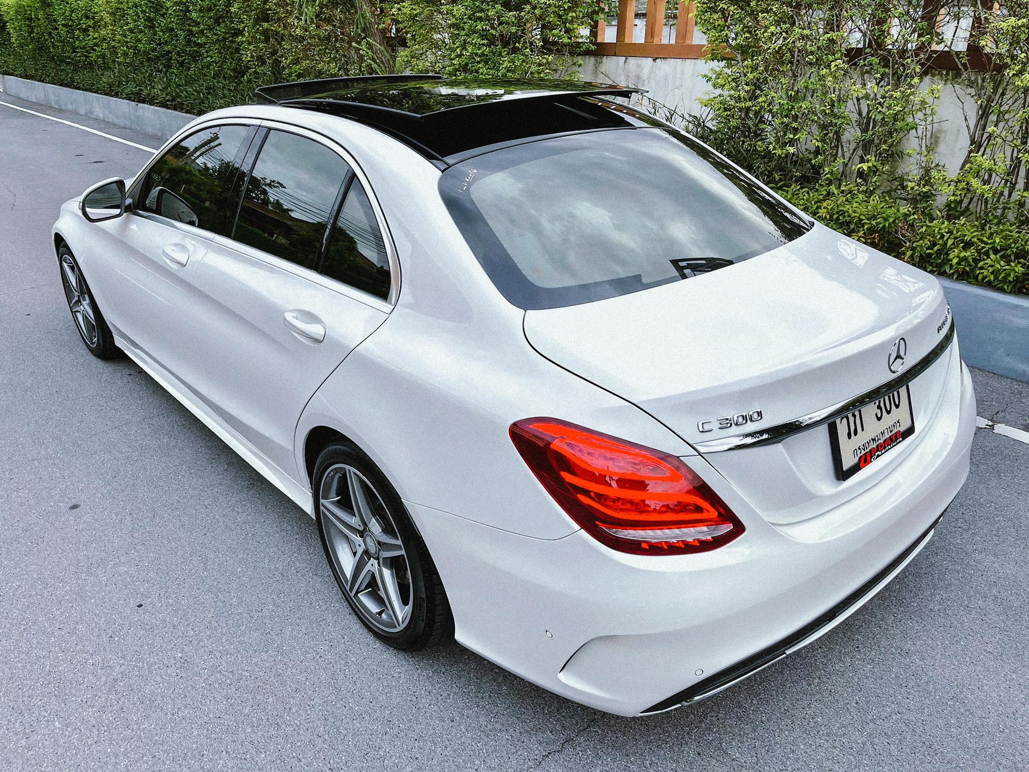 Mercedes Benz C300 AMG BLUETEC Hybrid มือเดียว สวยสะเทือนเลยคันนี้ (รูปที่ 5)