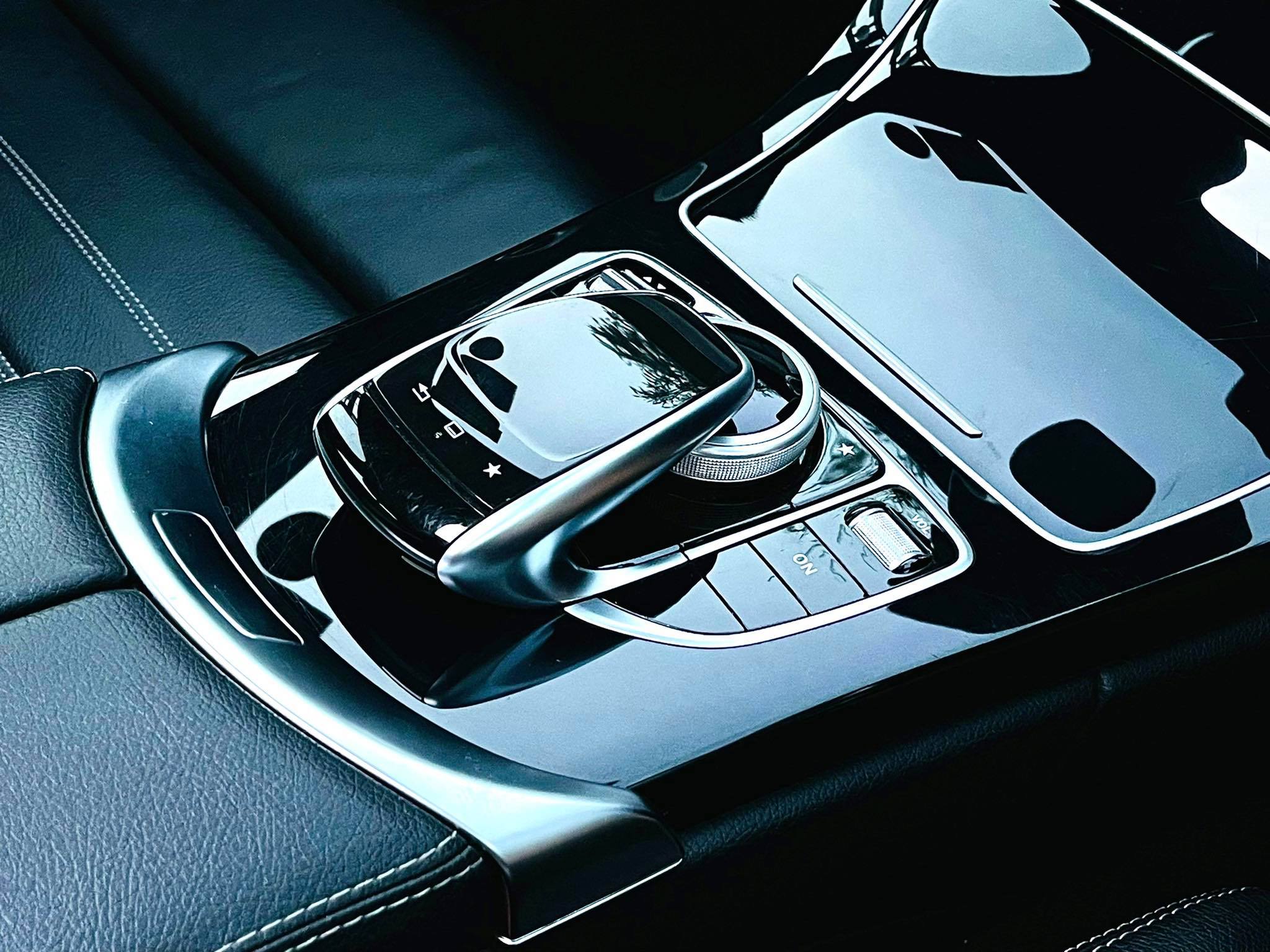 Mercedes Benz C300 AMG BLUETEC Hybrid มือเดียว สวยสะเทือนเลยคันนี้ (รูปที่ 11)