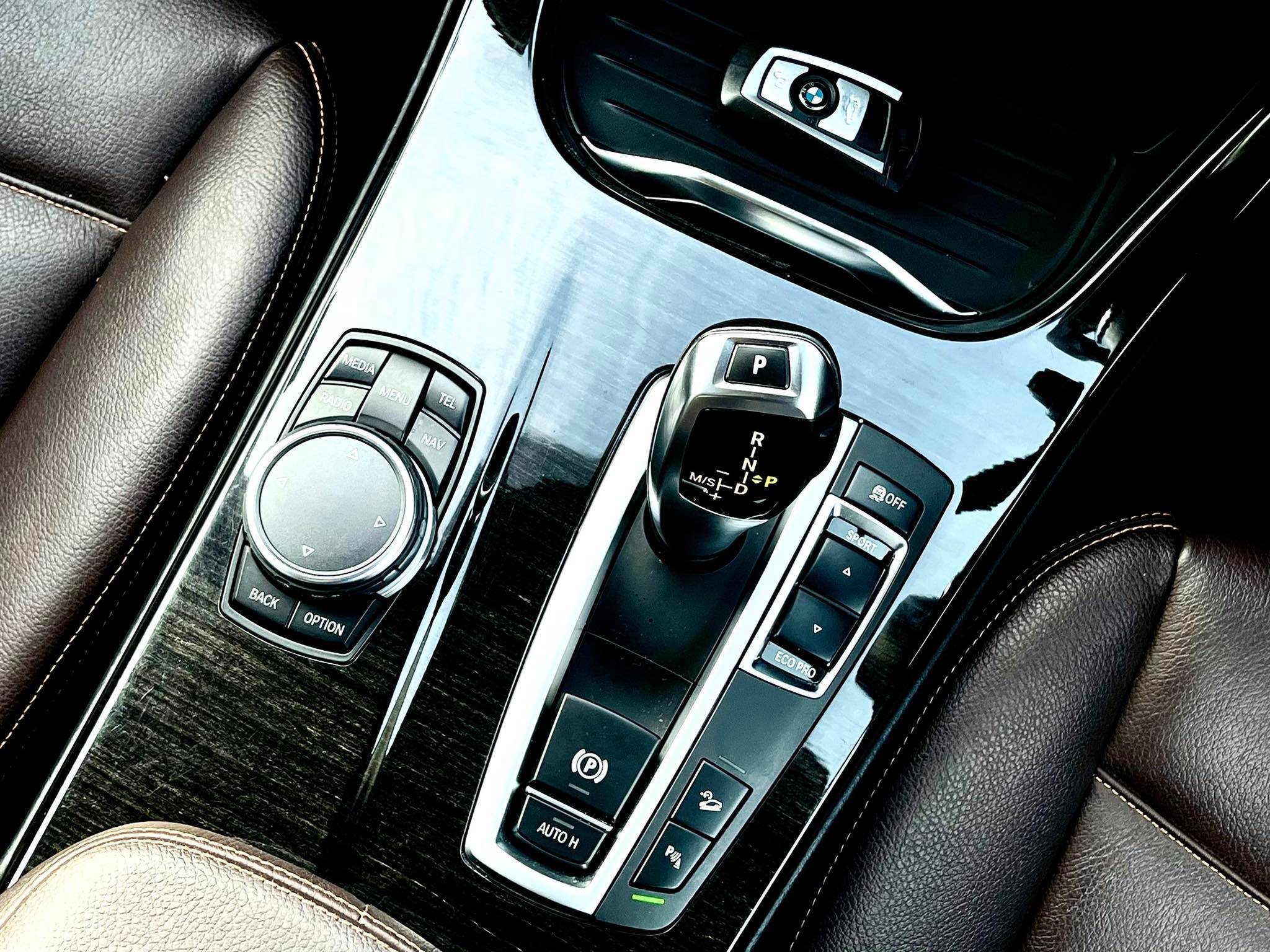 Bmw X3 Diesel Highline มือเดียว โคตรสวยเลยคะตัวจริง เพียงแค่ท่านแวะมา (รูปที่ 21)