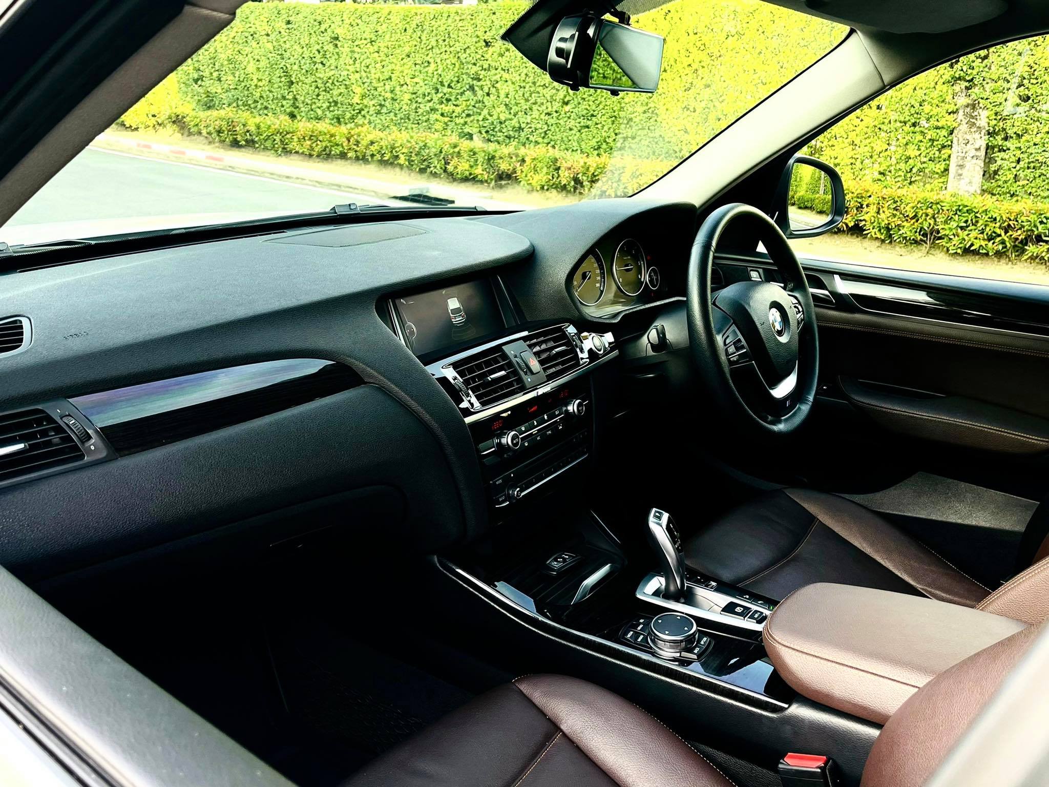 Bmw X3 Diesel Highline มือเดียว โคตรสวยเลยคะตัวจริง เพียงแค่ท่านแวะมา (รูปที่ 18)
