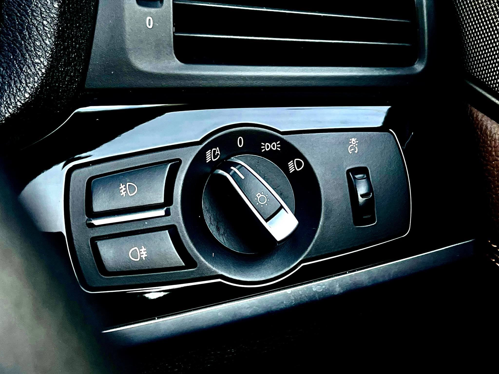 Bmw X3 Diesel Highline มือเดียว โคตรสวยเลยคะตัวจริง เพียงแค่ท่านแวะมา (รูปที่ 24)