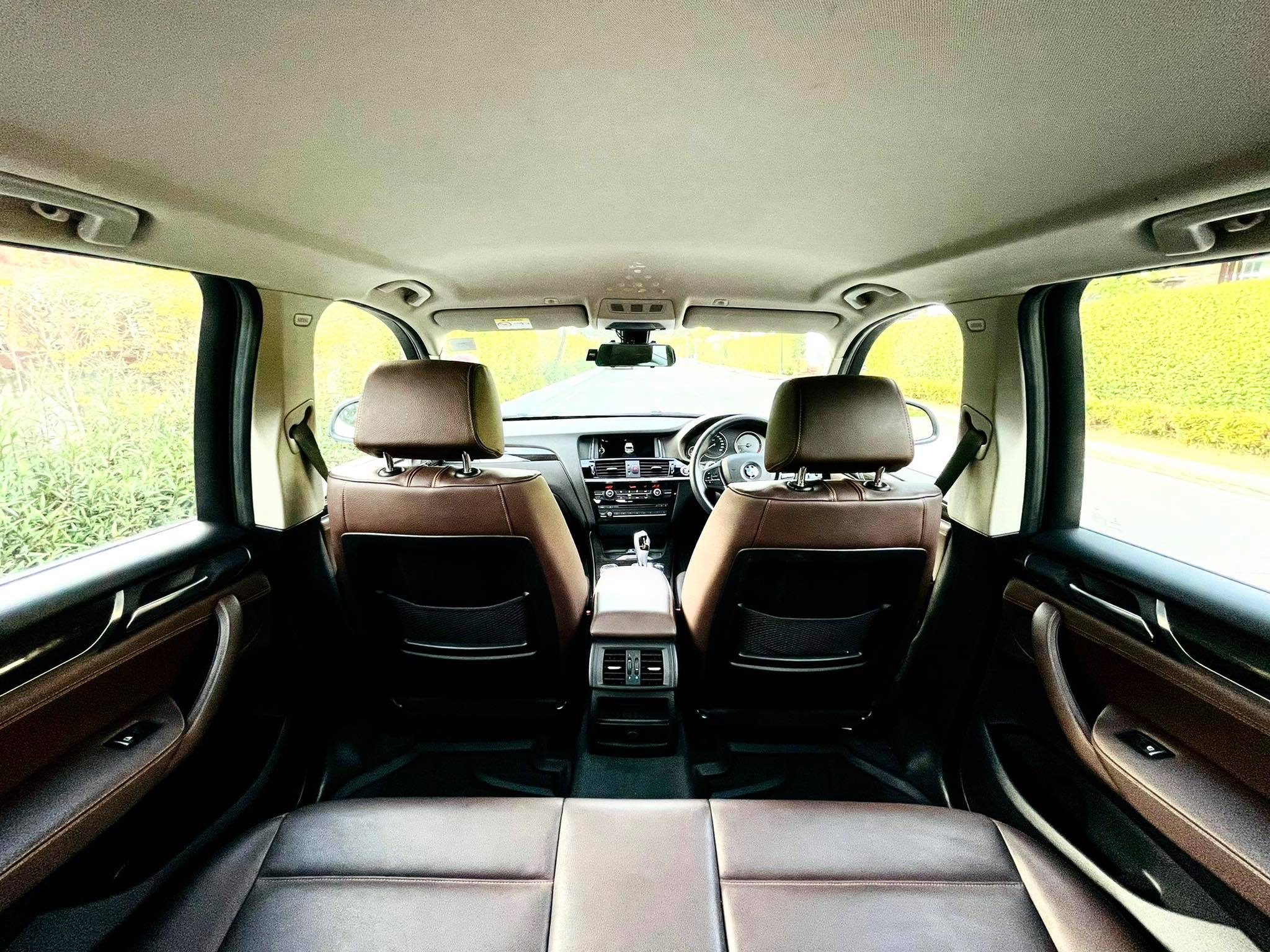 Bmw X3 Diesel Highline มือเดียว โคตรสวยเลยคะตัวจริง เพียงแค่ท่านแวะมา (รูปที่ 19)