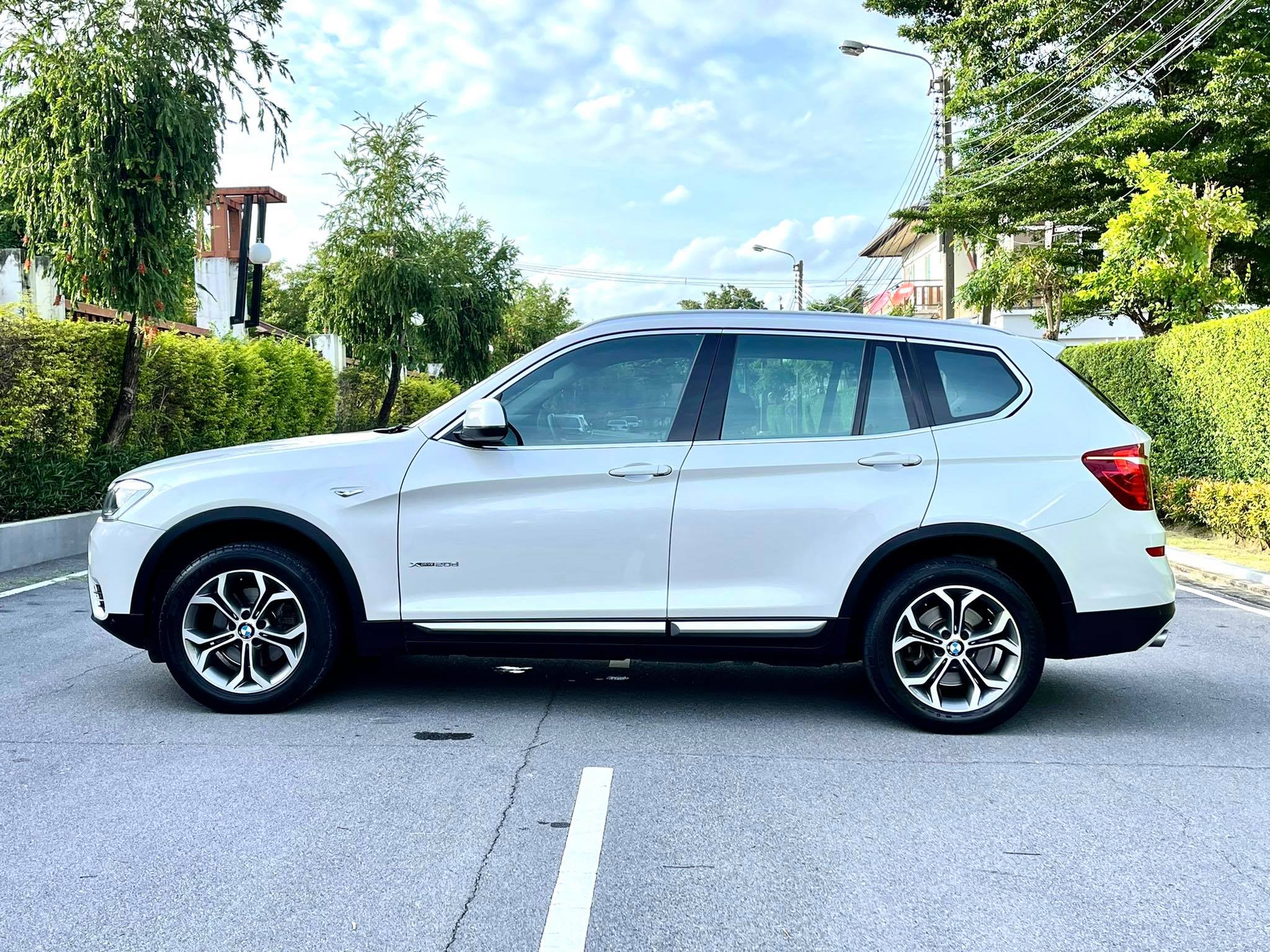 Bmw X3 Diesel Highline มือเดียว โคตรสวยเลยคะตัวจริง เพียงแค่ท่านแวะมา (รูปที่ 7)