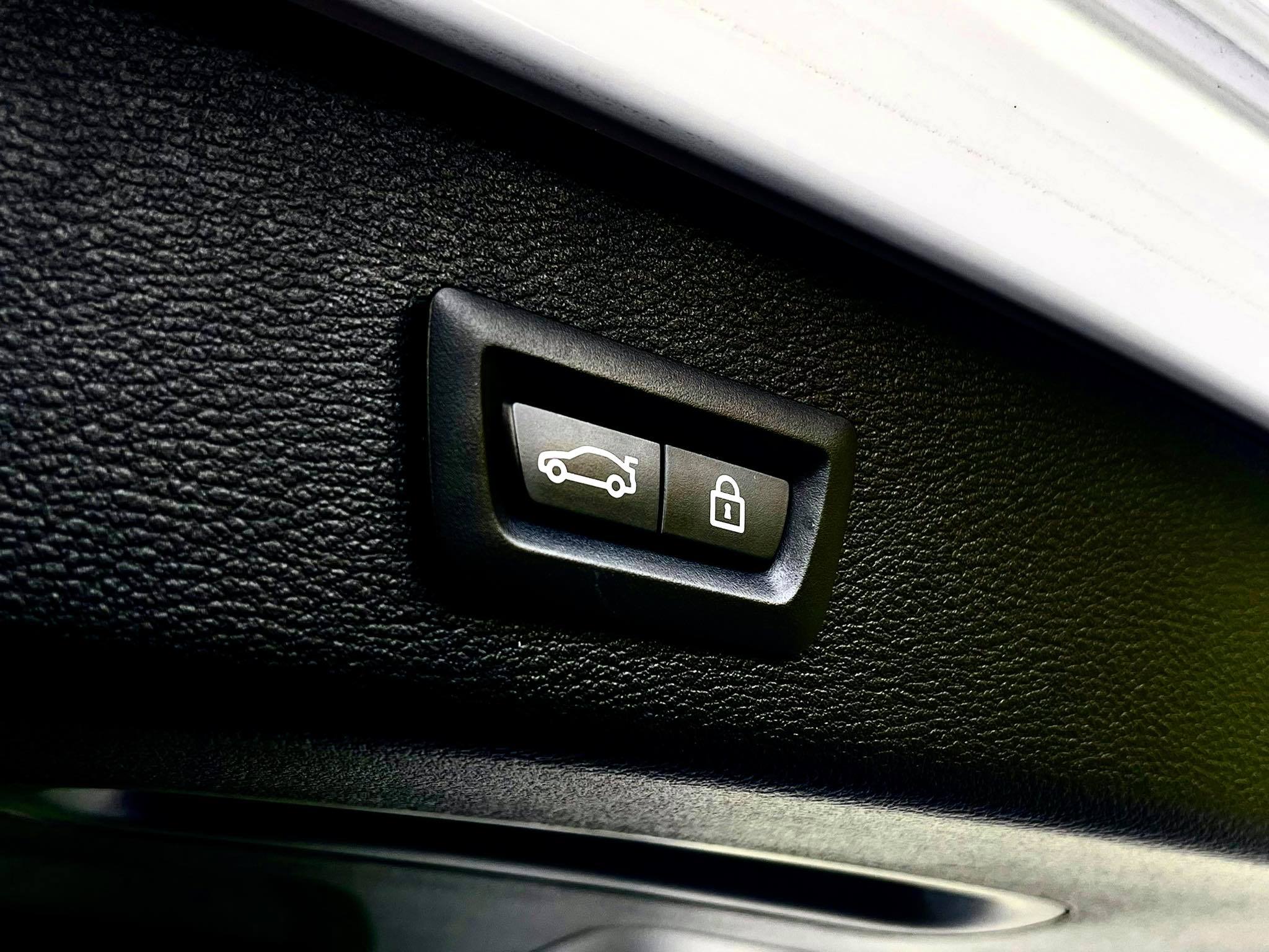 Bmw X3 Diesel Highline มือเดียว โคตรสวยเลยคะตัวจริง เพียงแค่ท่านแวะมา (รูปที่ 27)