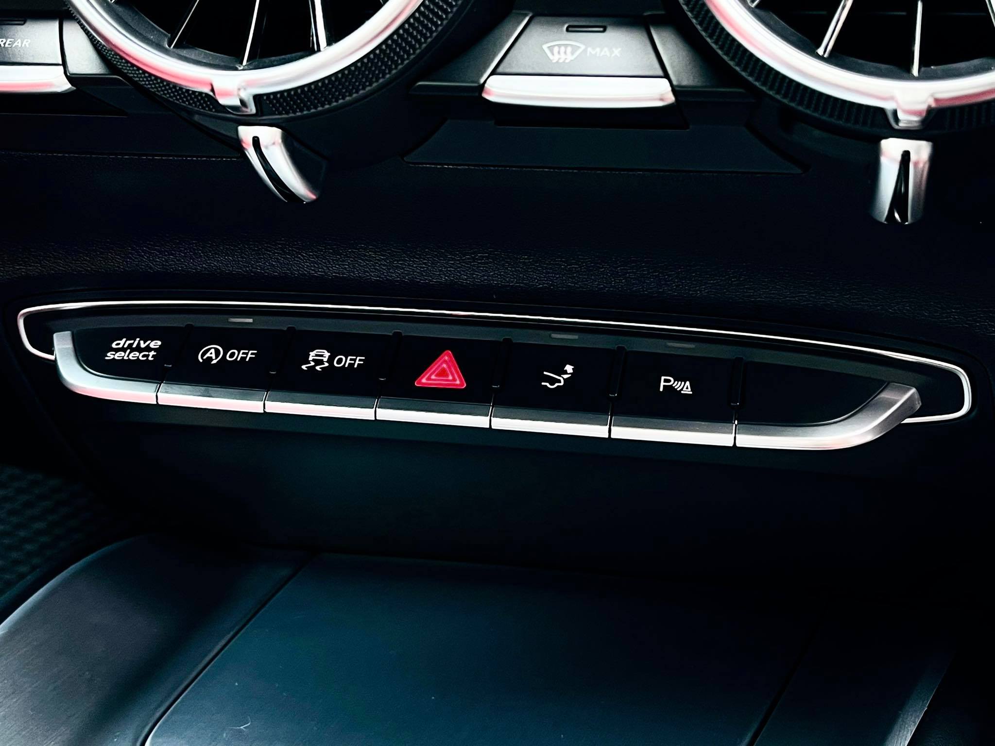 Audi TT S MK3 Coupe Quattro รถใหม่ป้ายแดงยังไม่จดทะเบียน (รูปที่ 14)