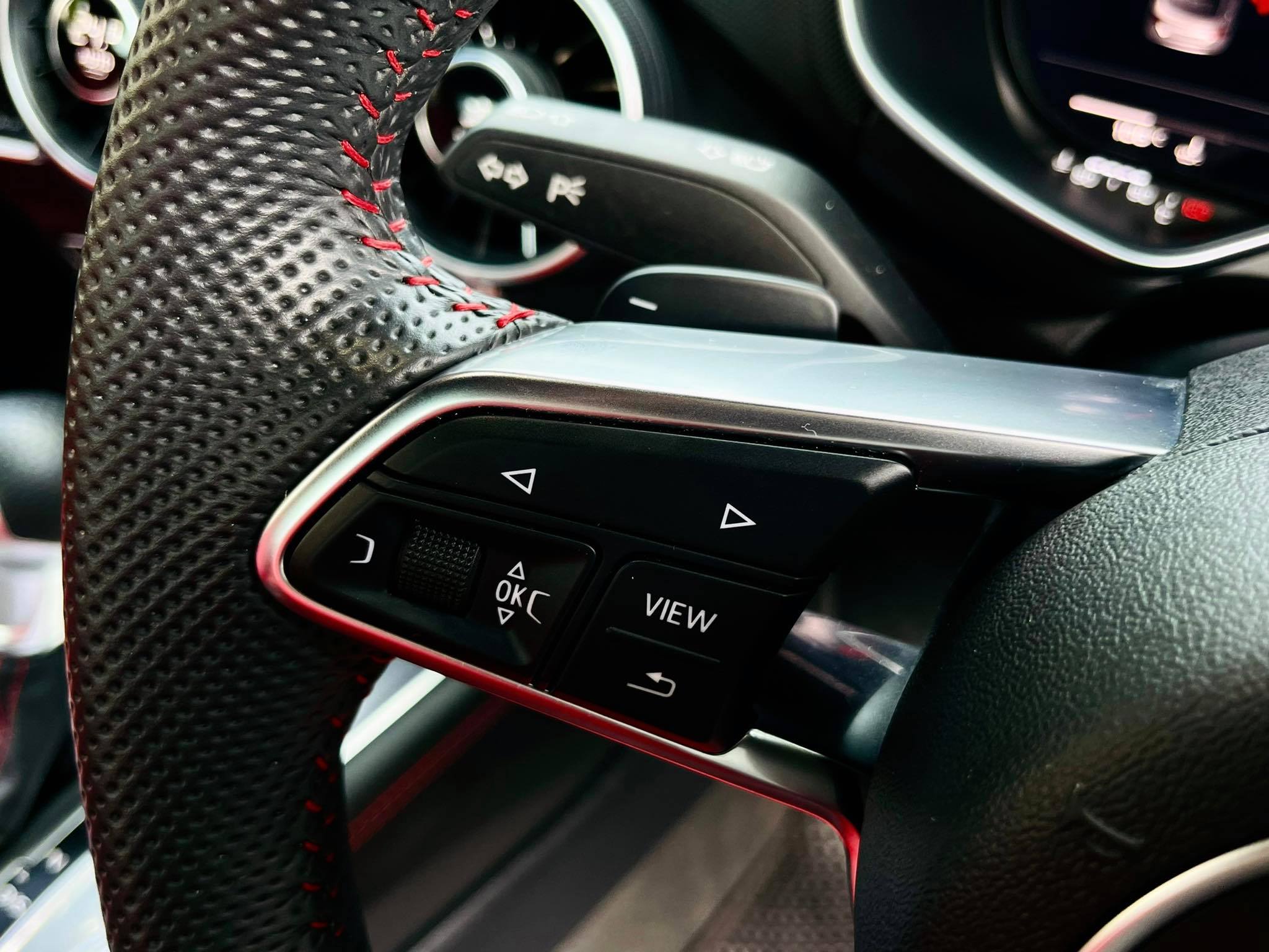 Audi TT S MK3 Coupe Quattro รถใหม่ป้ายแดงยังไม่จดทะเบียน (รูปที่ 26)