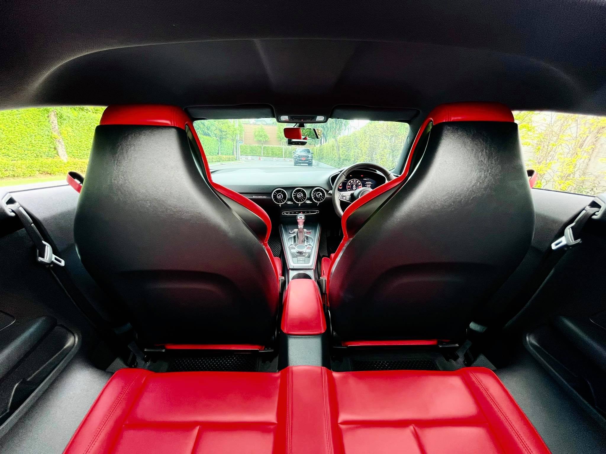 Audi TT S MK3 Coupe Quattro รถใหม่ป้ายแดงยังไม่จดทะเบียน (รูปที่ 20)