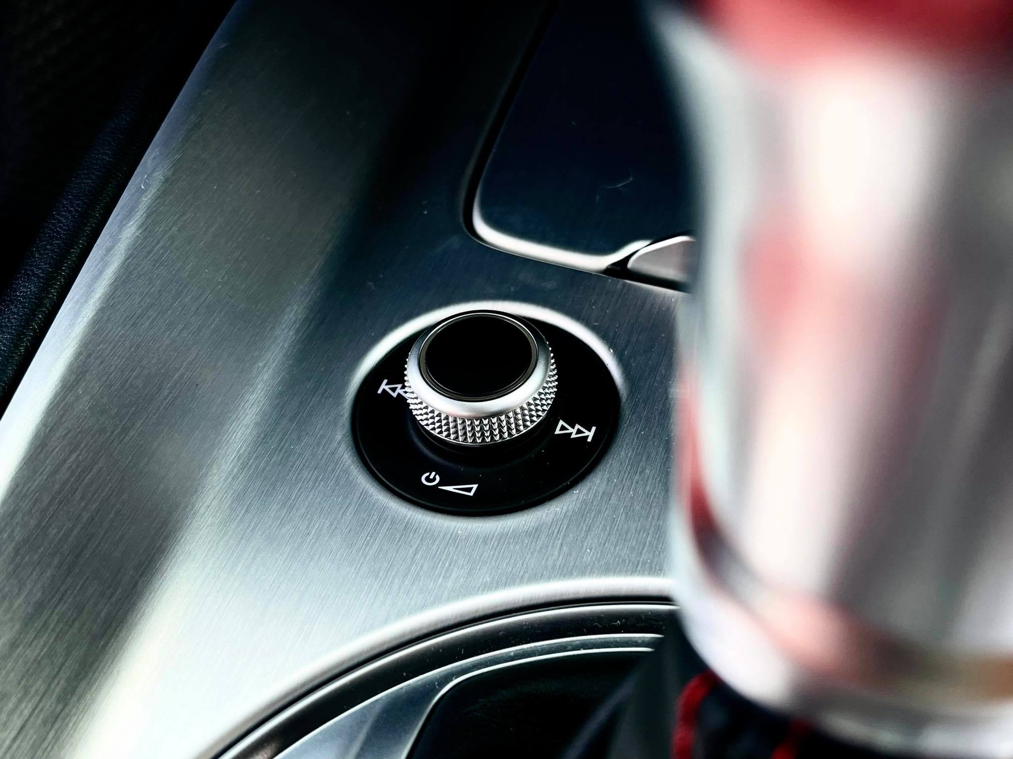 Audi TT S MK3 Coupe Quattro รถใหม่ป้ายแดงยังไม่จดทะเบียน (รูปที่ 24)