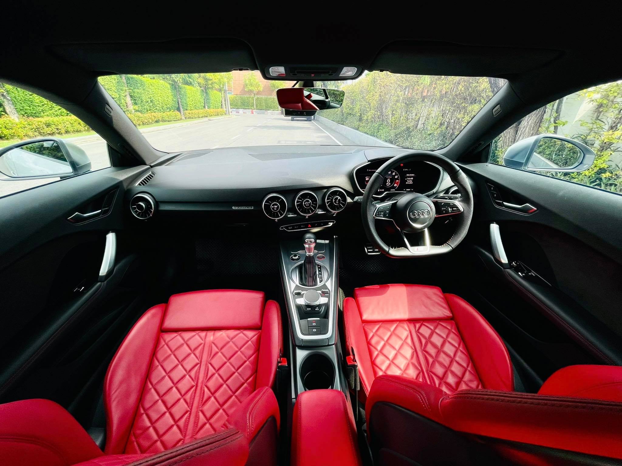 Audi TT S MK3 Coupe Quattro รถใหม่ป้ายแดงยังไม่จดทะเบียน (รูปที่ 29)