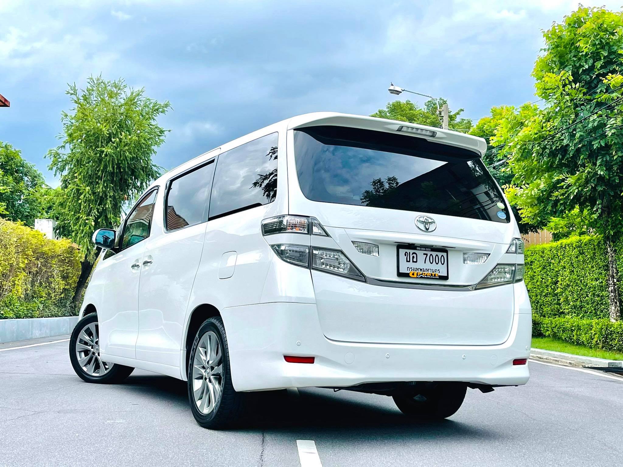 Toyota Vellfire 2.4 v คันนี้บอกตรงๆเลยคะ สวยจริง ควรค่าแก่การรอคอย (รูปที่ 5)