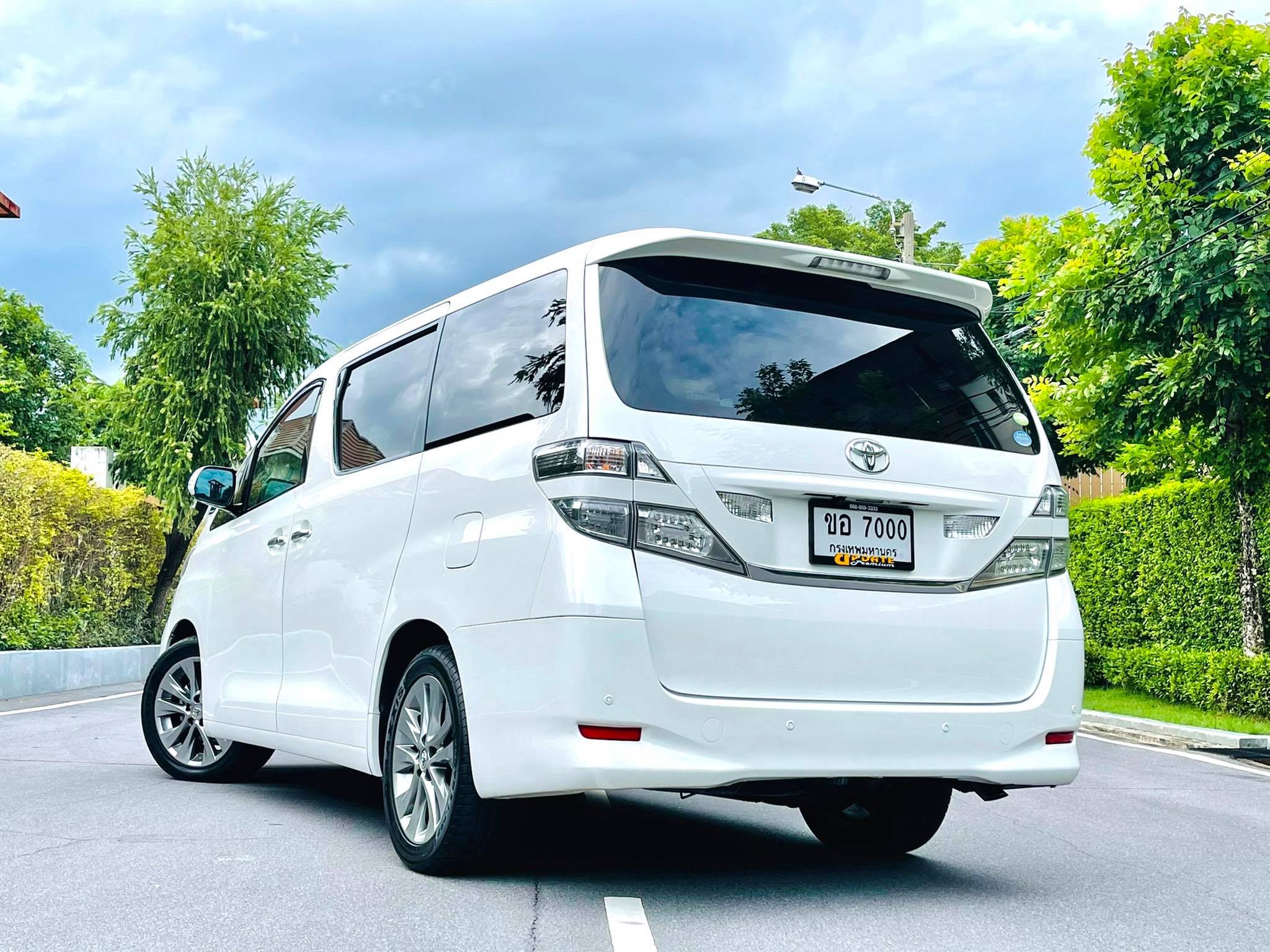 Toyota Vellfire 2.4 v คันนี้บอกตรงๆเลยคะ สวยจริง ควรค่าแก่การรอคอย