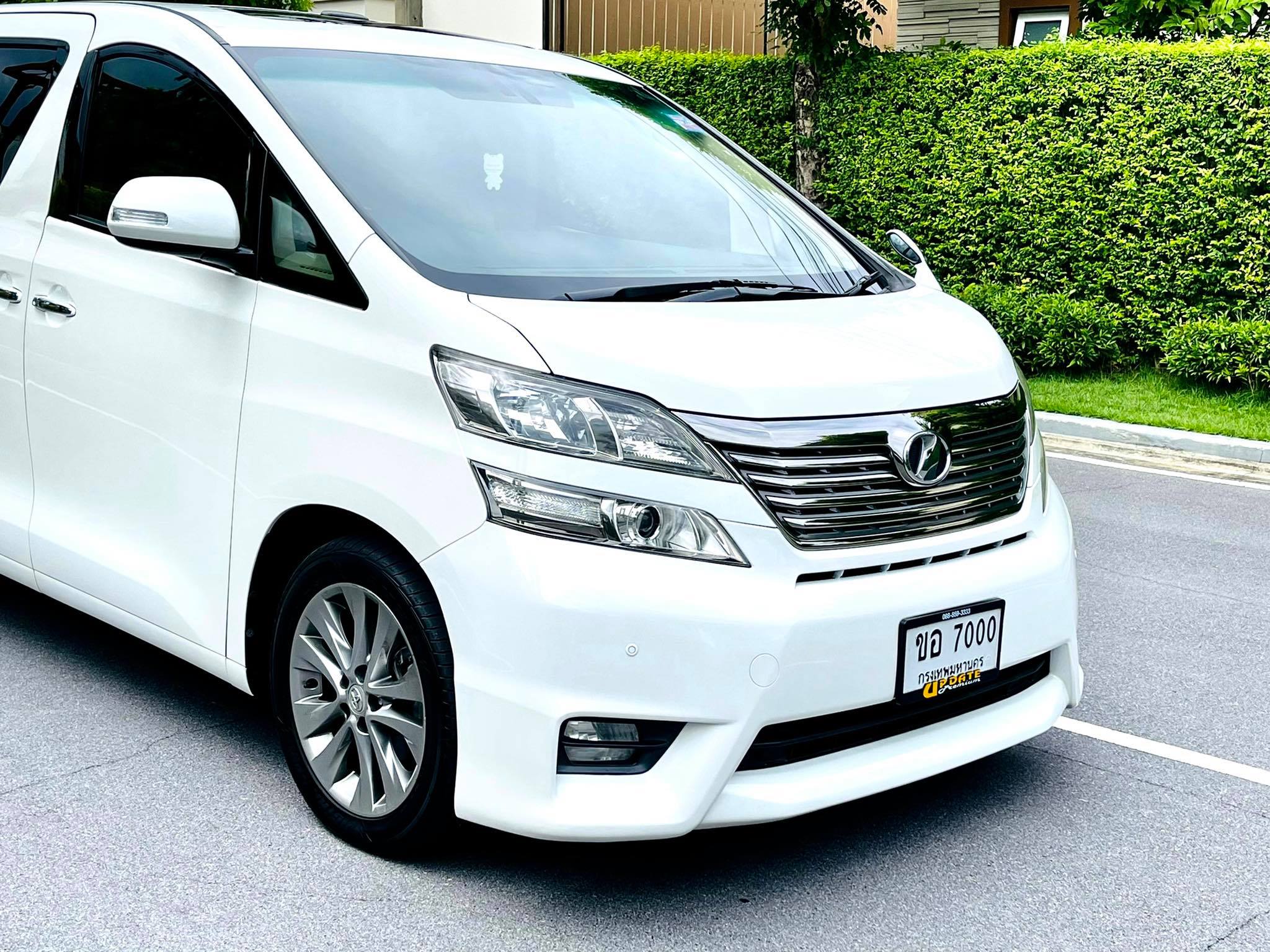 Toyota Vellfire 2.4 v คันนี้บอกตรงๆเลยคะ สวยจริง ควรค่าแก่การรอคอย