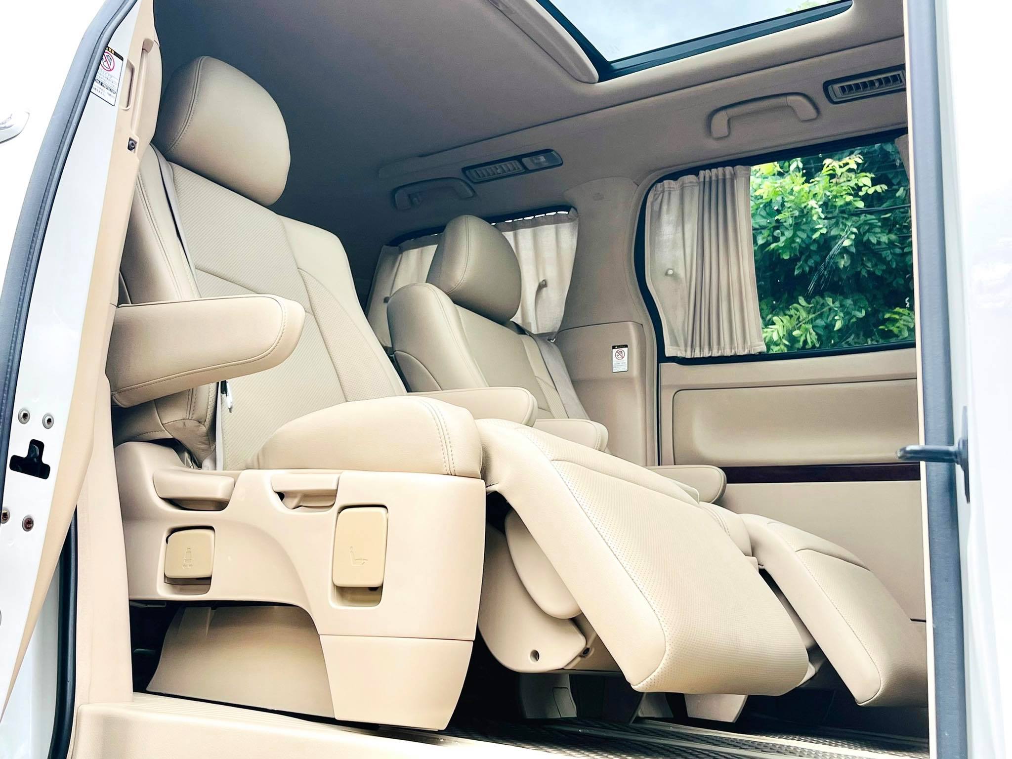 Toyota Vellfire 2.4 v คันนี้บอกตรงๆเลยคะ สวยจริง ควรค่าแก่การรอคอย (รูปที่ 18)