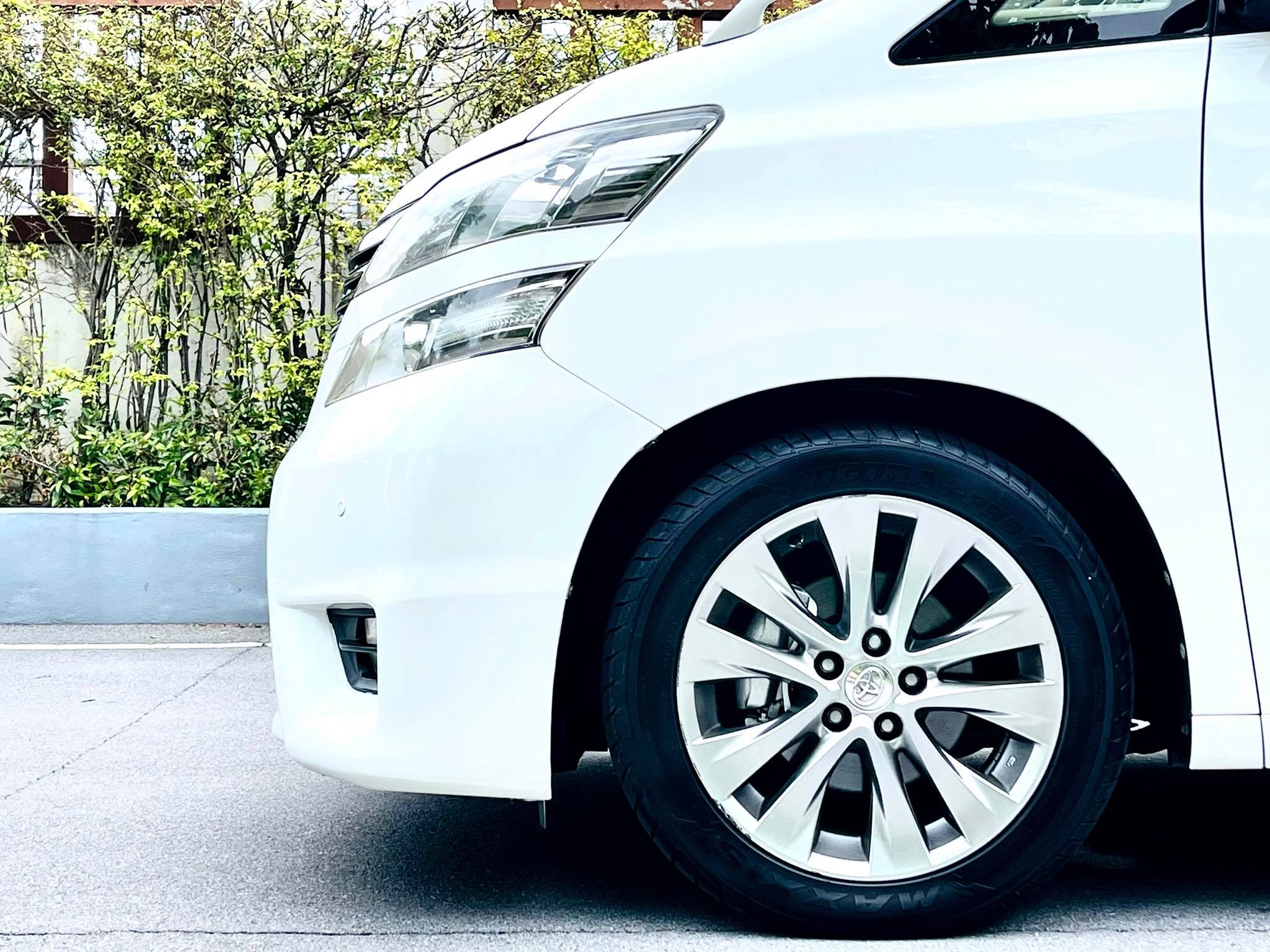 Toyota Vellfire 2.4 v คันนี้บอกตรงๆเลยคะ สวยจริง ควรค่าแก่การรอคอย (รูปที่ 4)