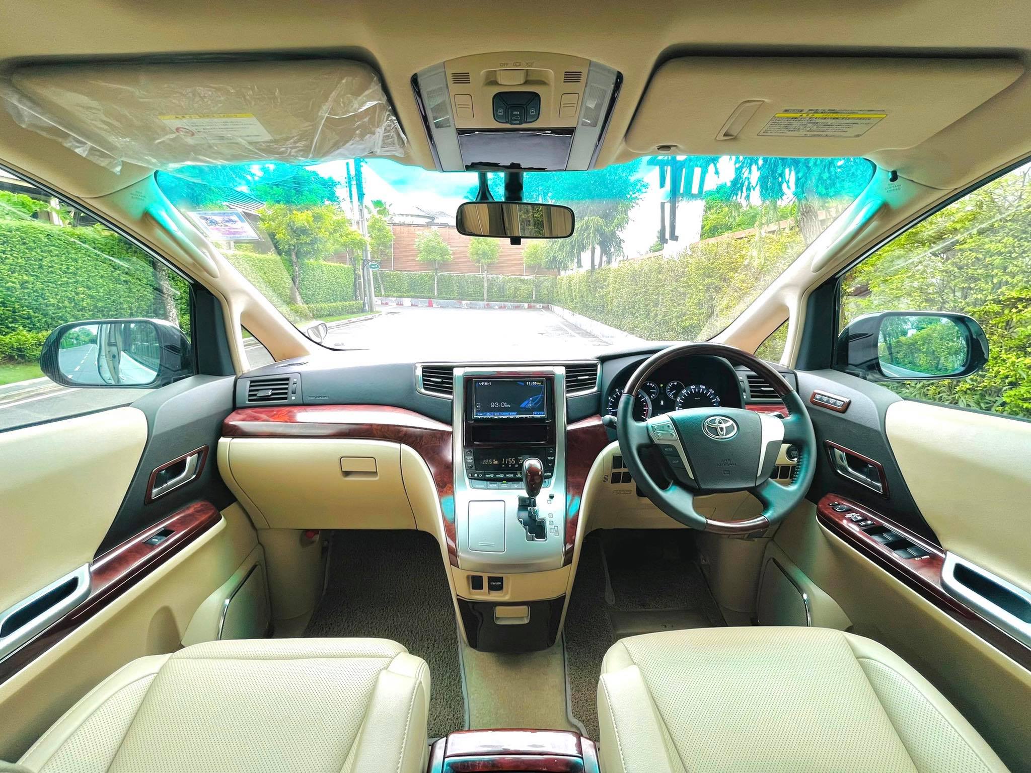 Toyota Vellfire 2.4 v คันนี้บอกตรงๆเลยคะ สวยจริง ควรค่าแก่การรอคอย (รูปที่ 9)