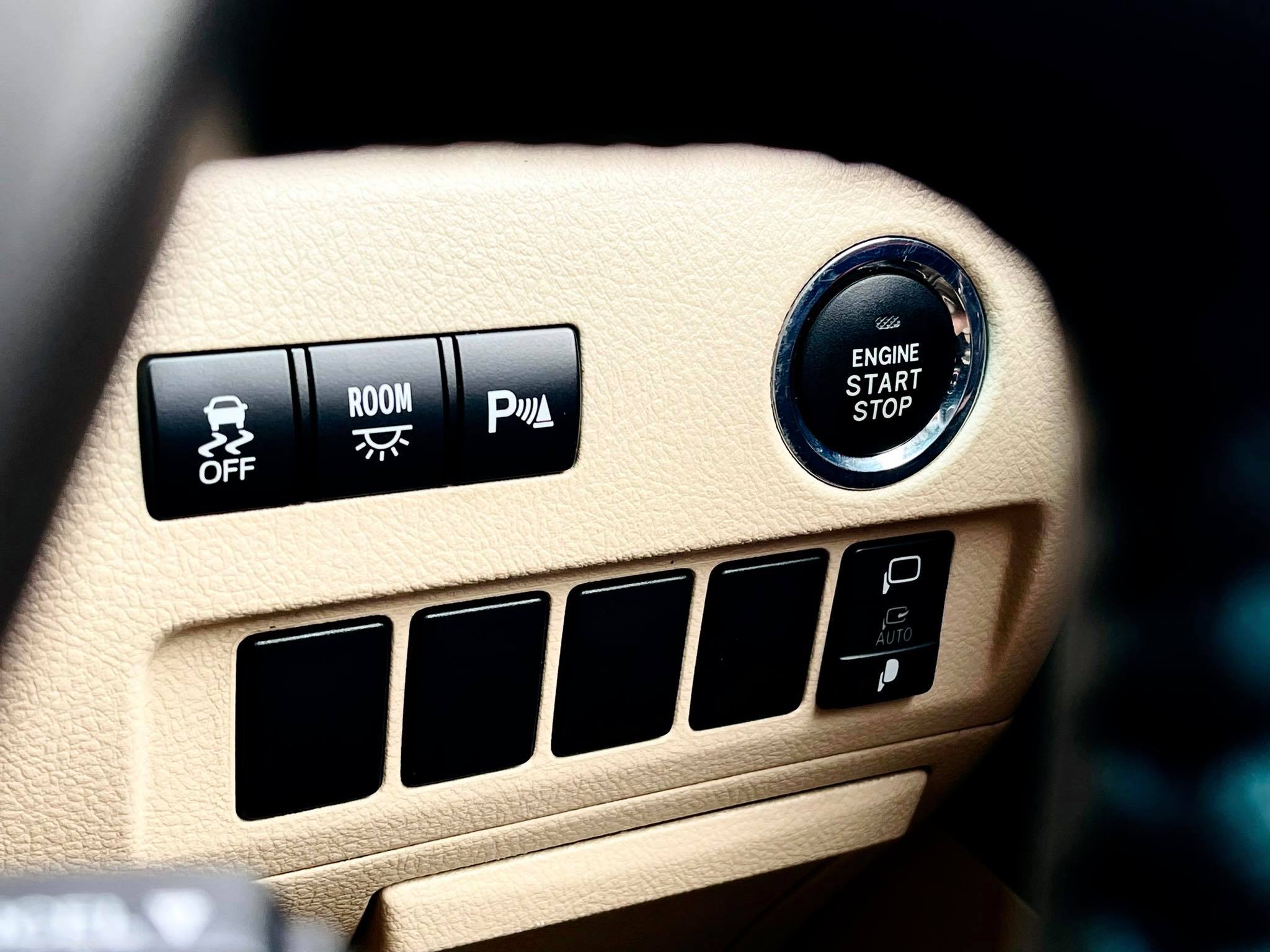 Toyota Vellfire 2.4 v คันนี้บอกตรงๆเลยคะ สวยจริง ควรค่าแก่การรอคอย (รูปที่ 24)