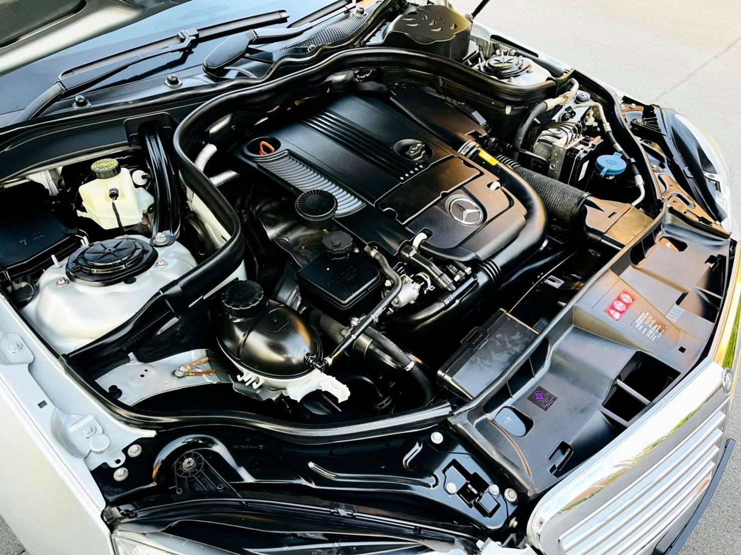 Mercedes Benz E200 CGI รถศูนย์ สวยจัด เหลียวหลังแทบสะดุด (รูปที่ 24)