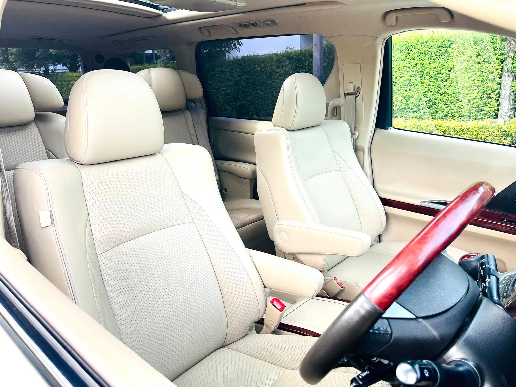 Toyota Alphard SC 3.5V เบาะมิกกี้ สวยจัดเลยคะ รถบ้านแนะนำเลยค่ะ (รูปที่ 28)