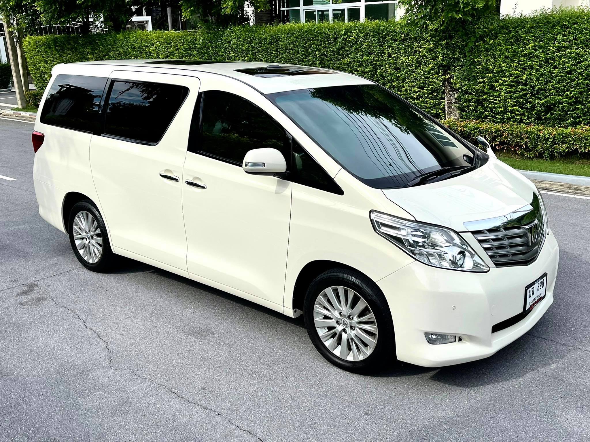 Toyota Alphard SC 3.5V เบาะมิกกี้ สวยจัดเลยคะ รถบ้านแนะนำเลยค่ะ