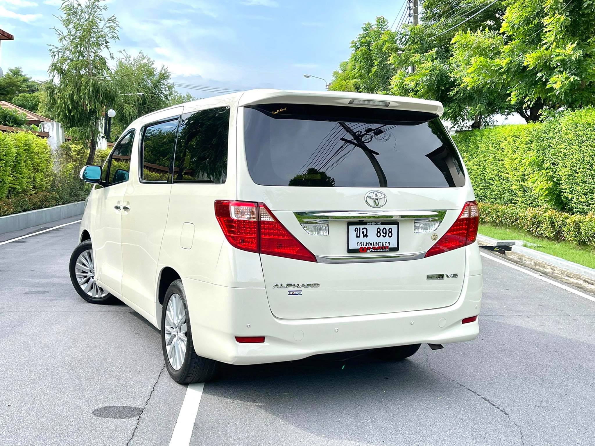 Toyota Alphard SC 3.5V เบาะมิกกี้ สวยจัดเลยคะ รถบ้านแนะนำเลยค่ะ