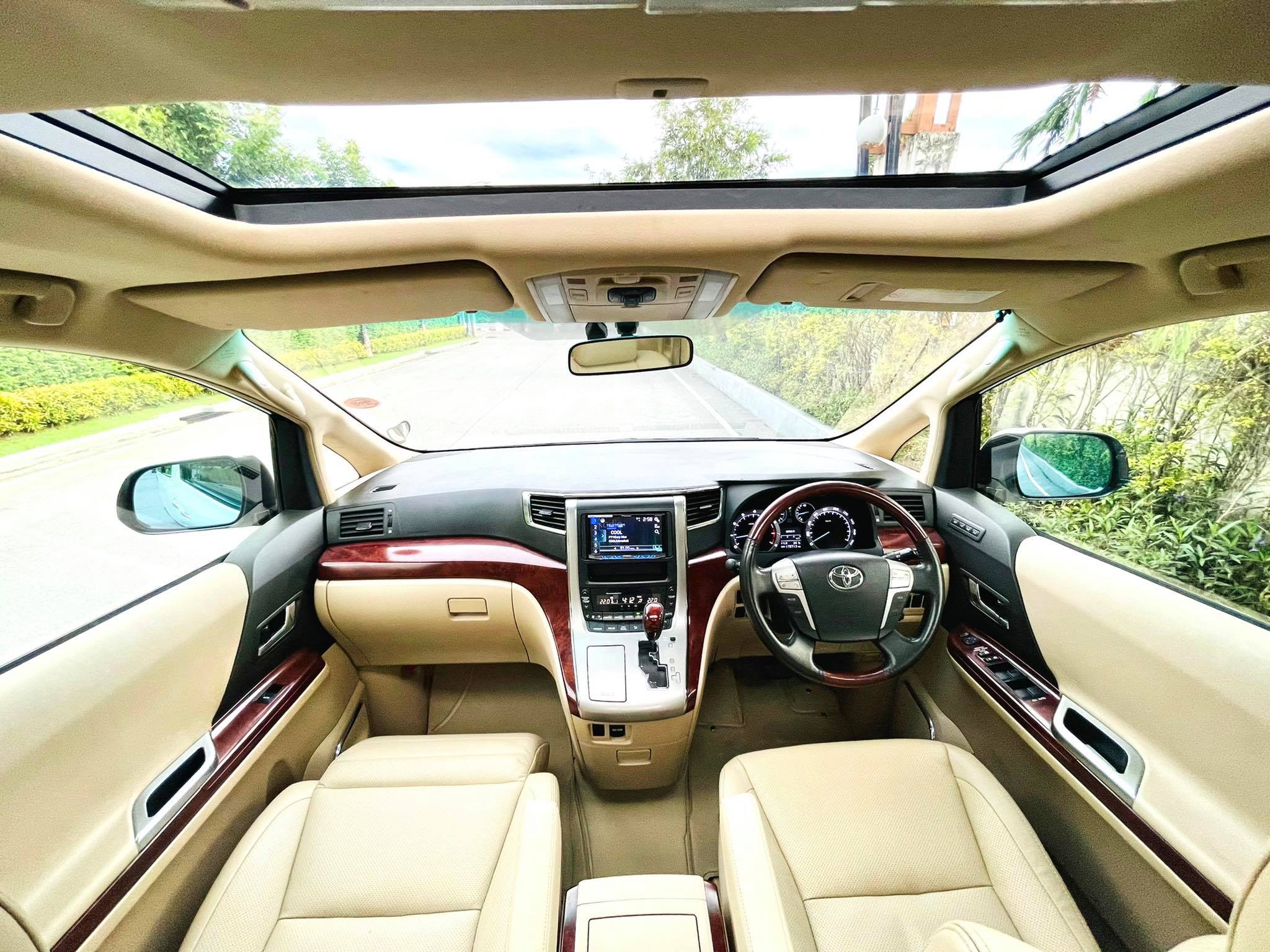 Toyota Alphard SC 3.5V เบาะมิกกี้ สวยจัดเลยคะ รถบ้านแนะนำเลยค่ะ (รูปที่ 10)