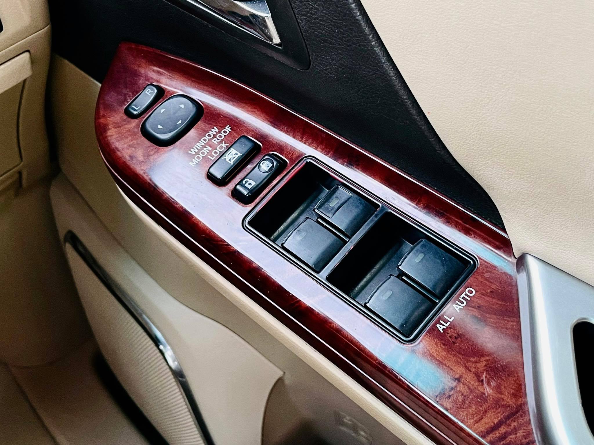 Toyota Alphard SC 3.5V เบาะมิกกี้ สวยจัดเลยคะ รถบ้านแนะนำเลยค่ะ (รูปที่ 21)
