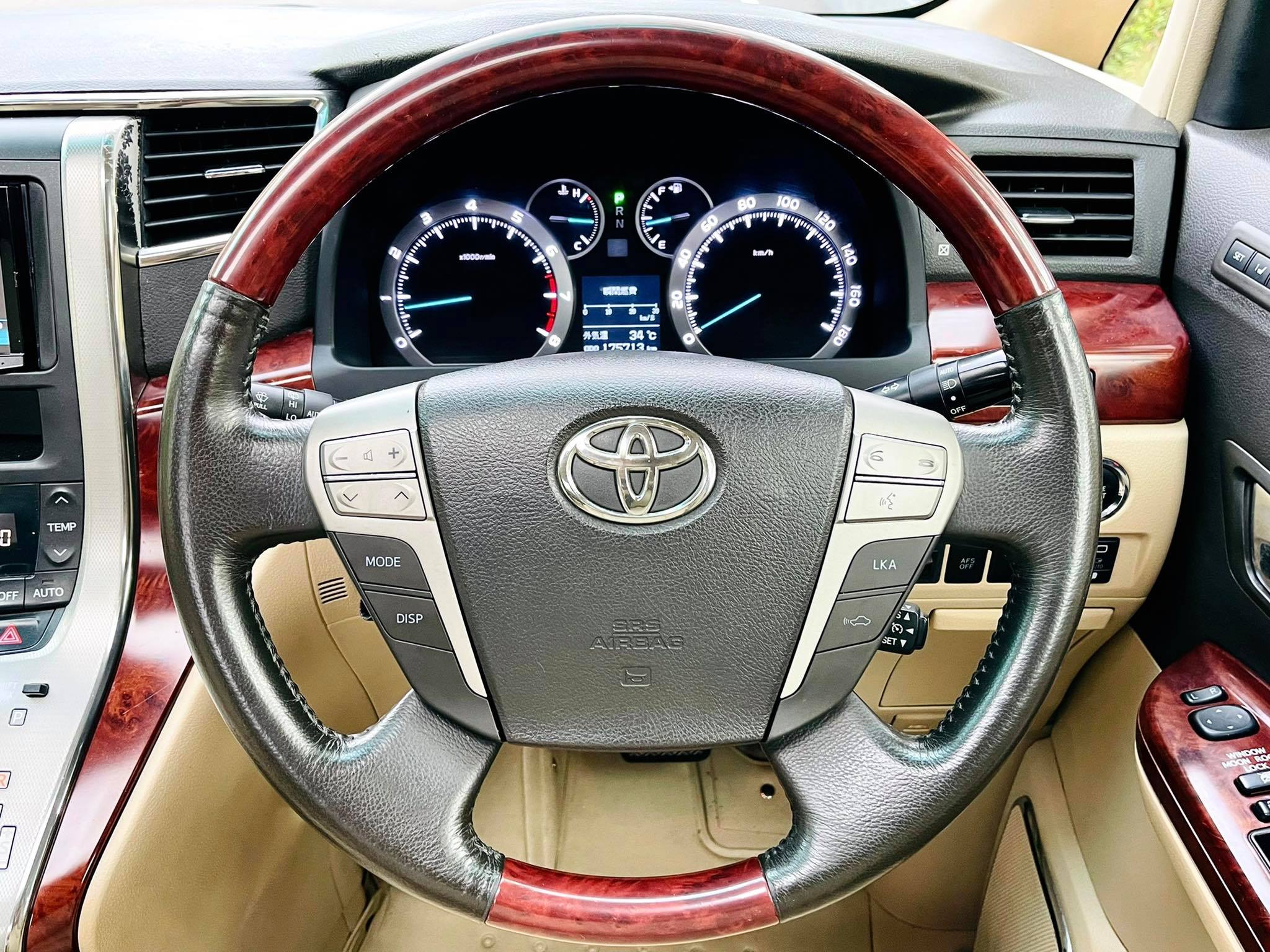 Toyota Alphard SC 3.5V เบาะมิกกี้ สวยจัดเลยคะ รถบ้านแนะนำเลยค่ะ (รูปที่ 13)